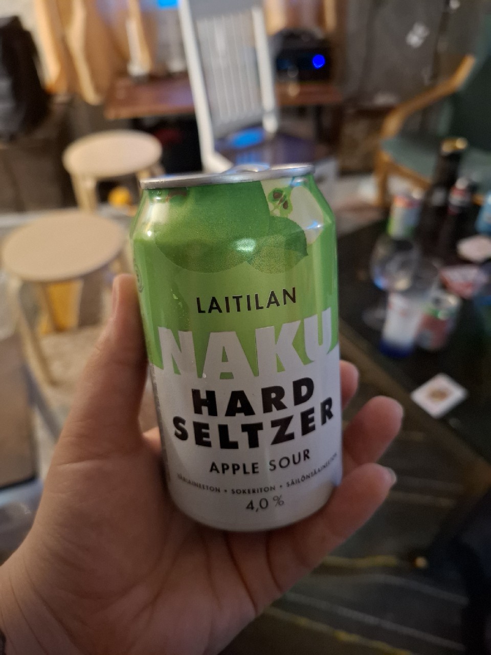 NAKU Hard Seltzer Apple Sour 4,5%, Finland