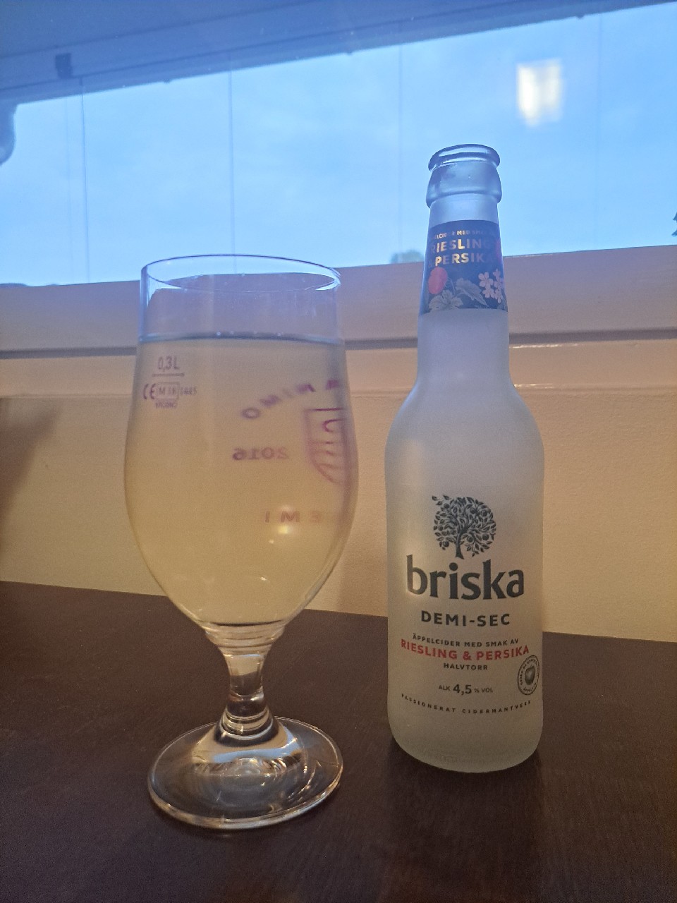 Briska Demi-sec Riesling & Persika, Sweden