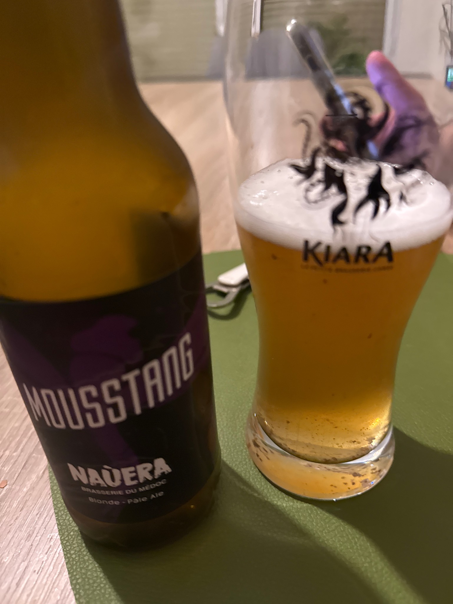 Mousstang, Naùera