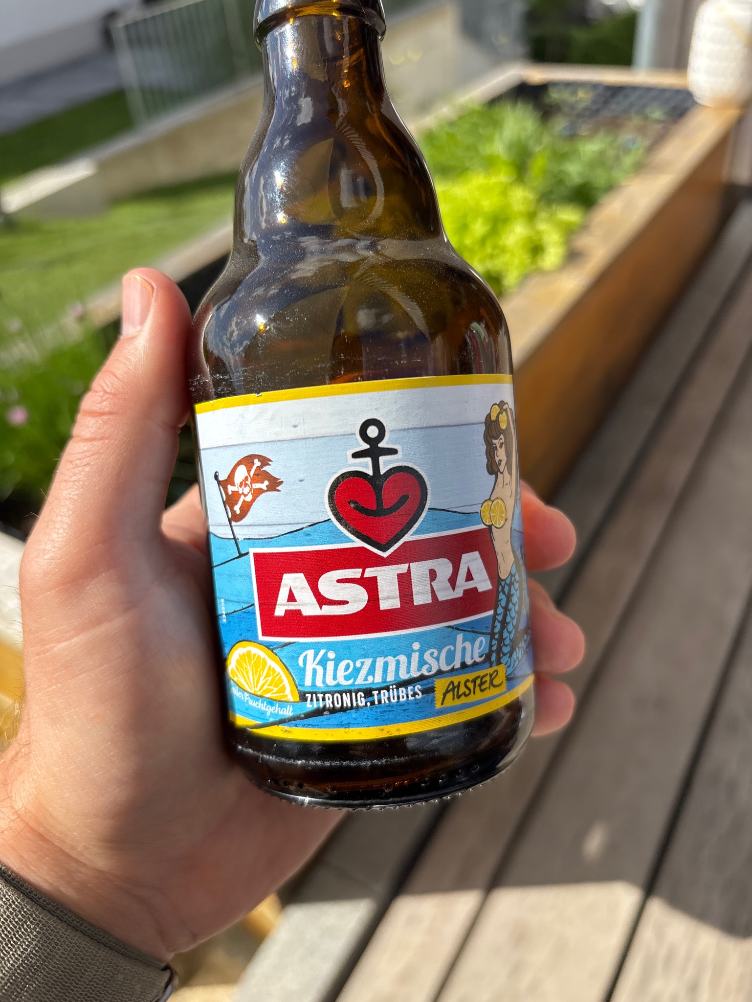 Astra Alsterwasser, Holsten-Brauerei (Carlsberg)