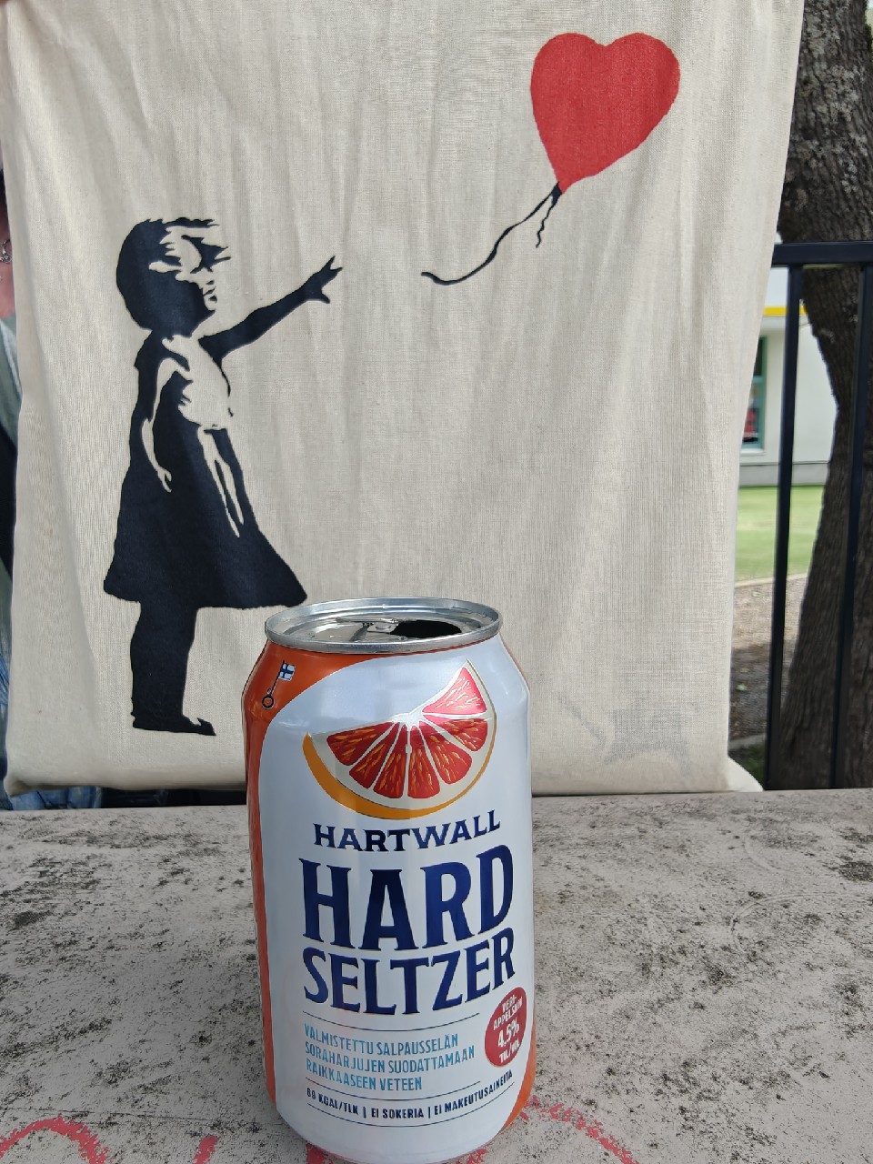 Hartwall Hard Seltzer Veriappelsiini, Finland