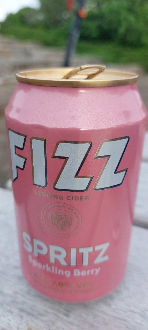 FIZZ Spritz Sparkling Berry, Finland