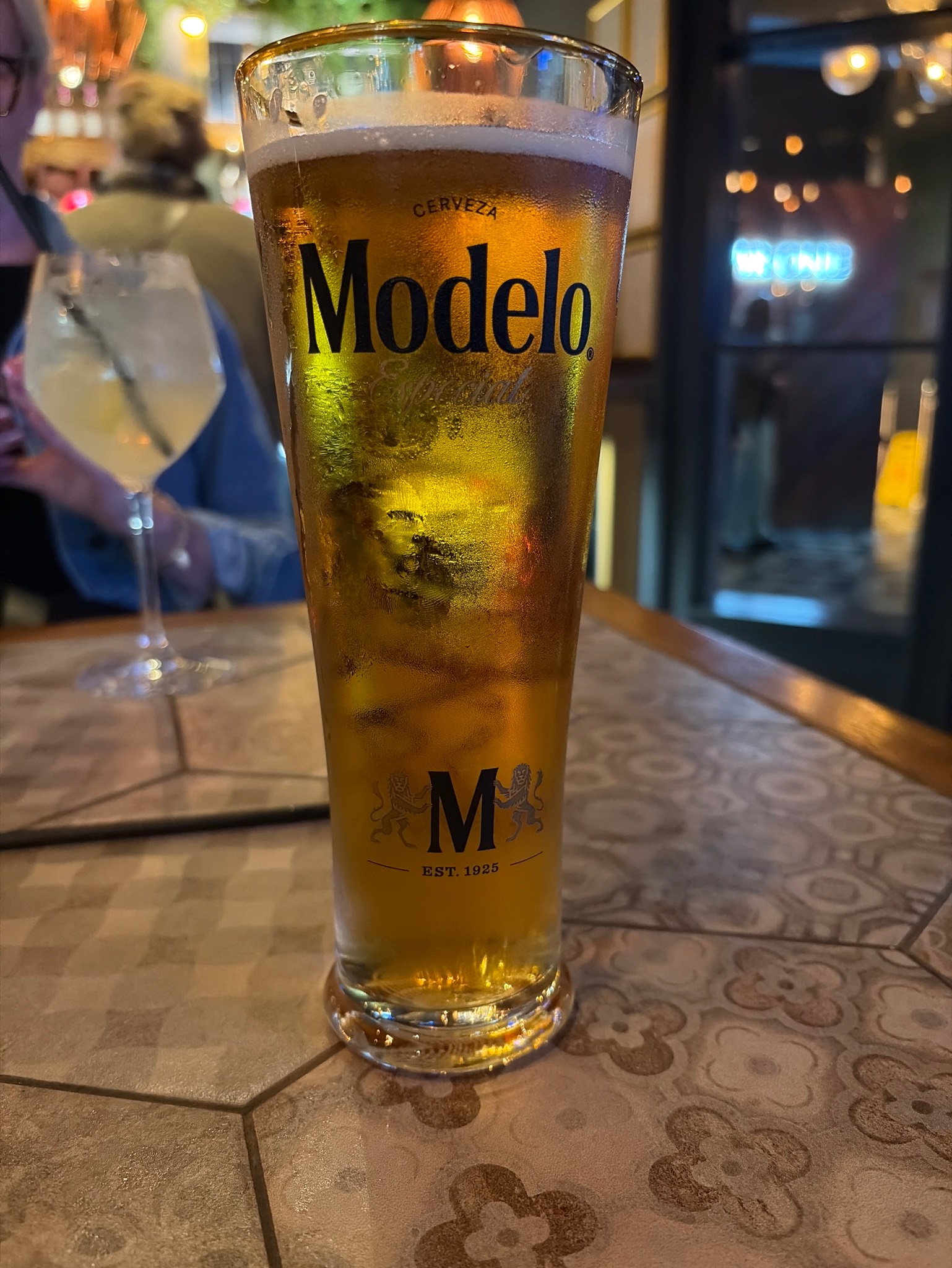 Modelo Especial, Mexico
