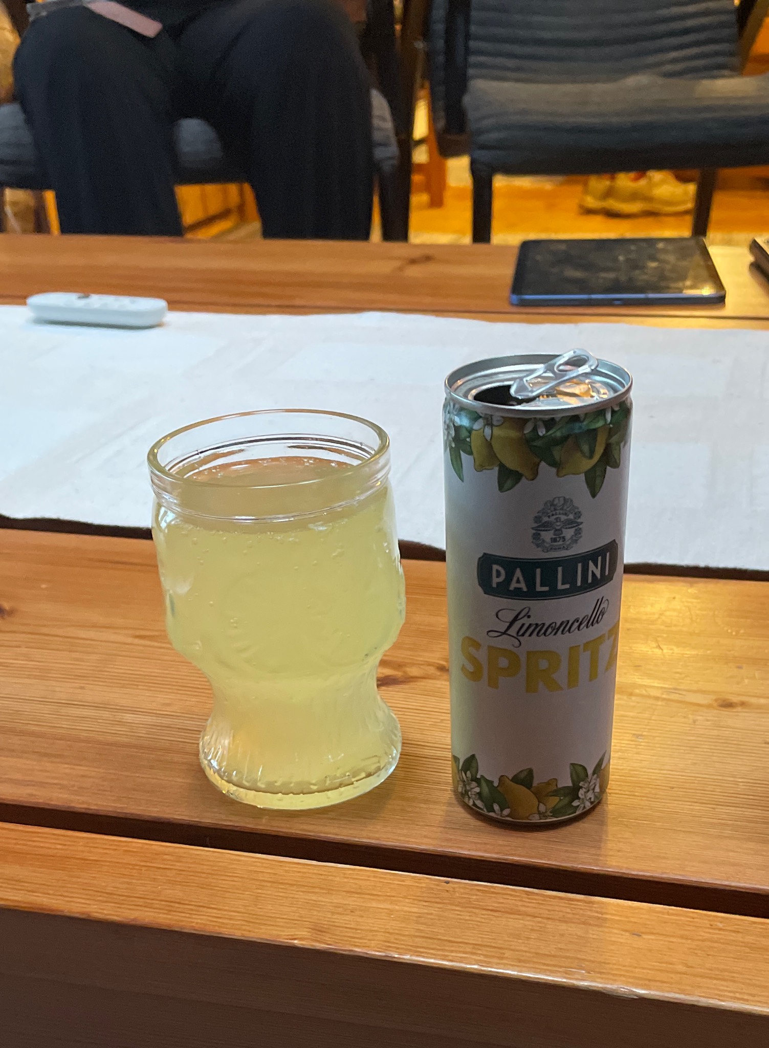 Limoncello Spritz, Pallini