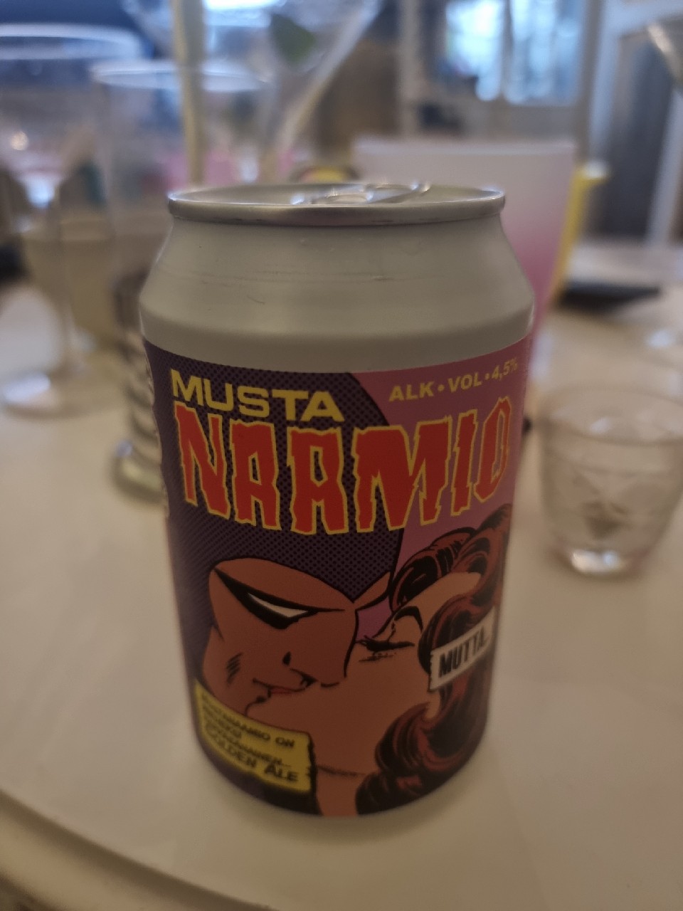 Mustanaamio, Finland