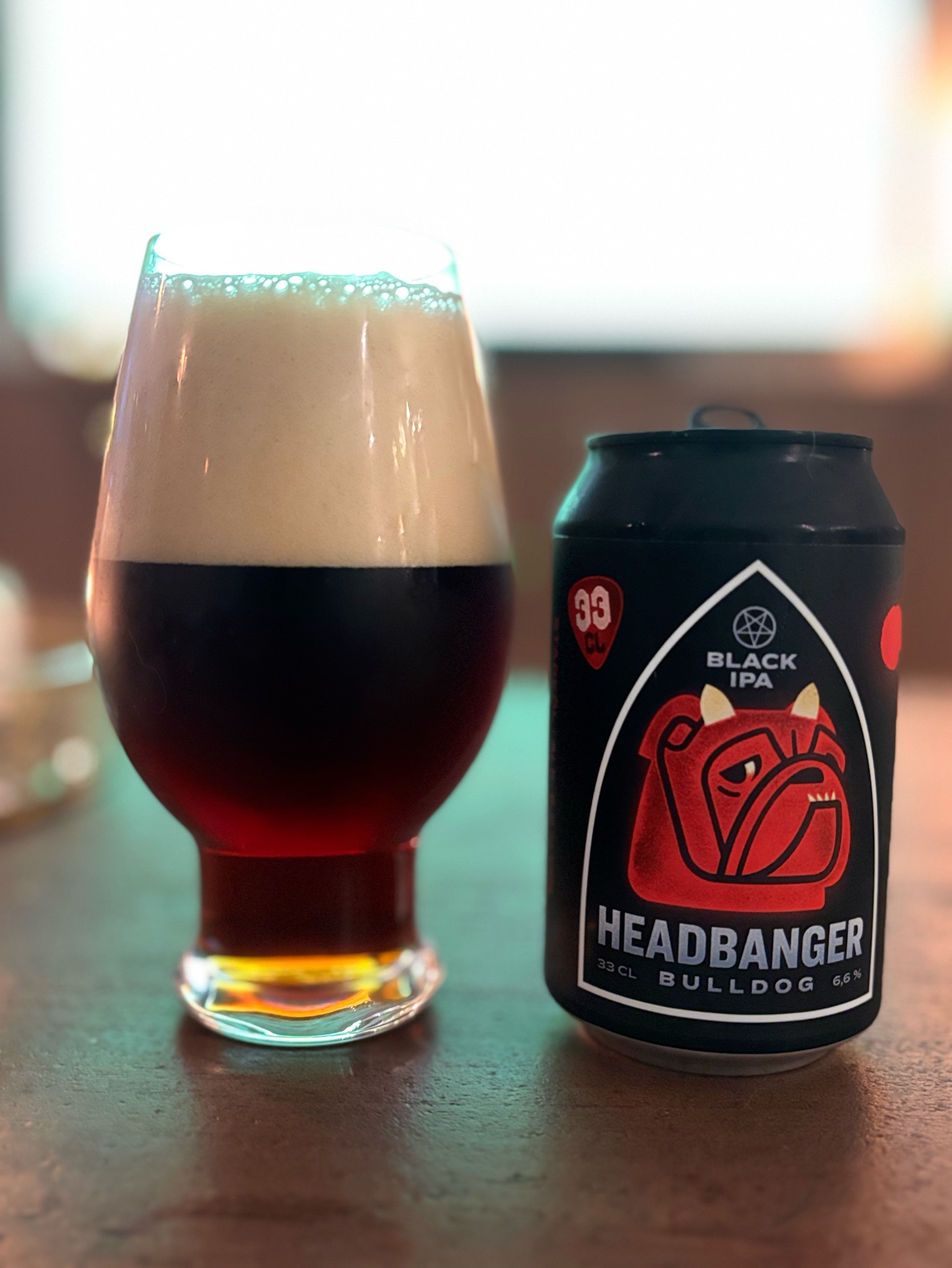 Headbanger bulldog, Sweden