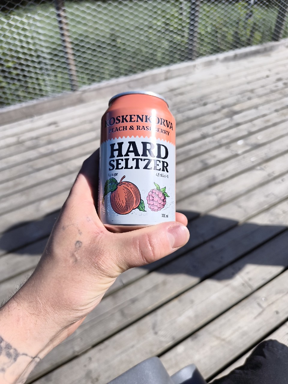 Koskenkorva Hard Seltzer Peach-Raspberry, Finland