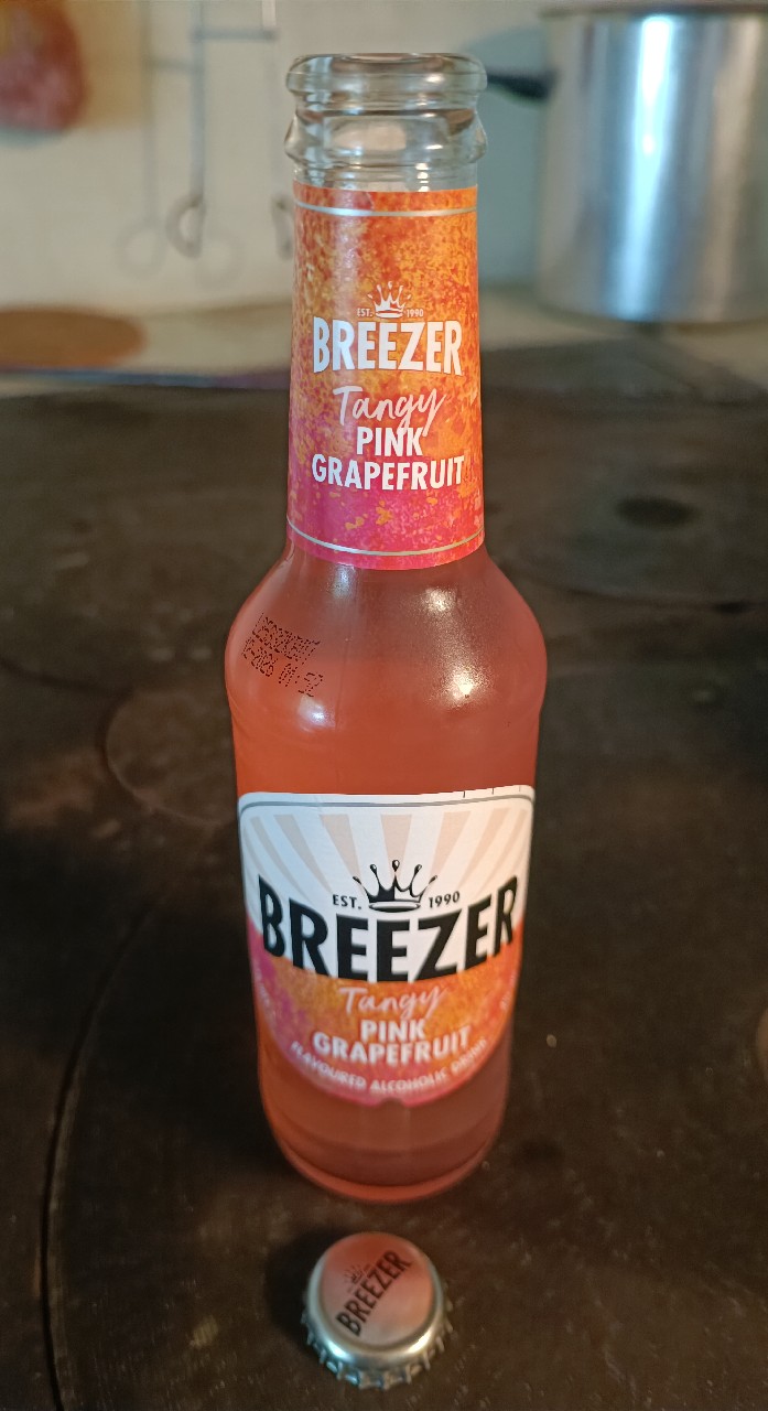 Breezer pink grapefruit, Bacardi