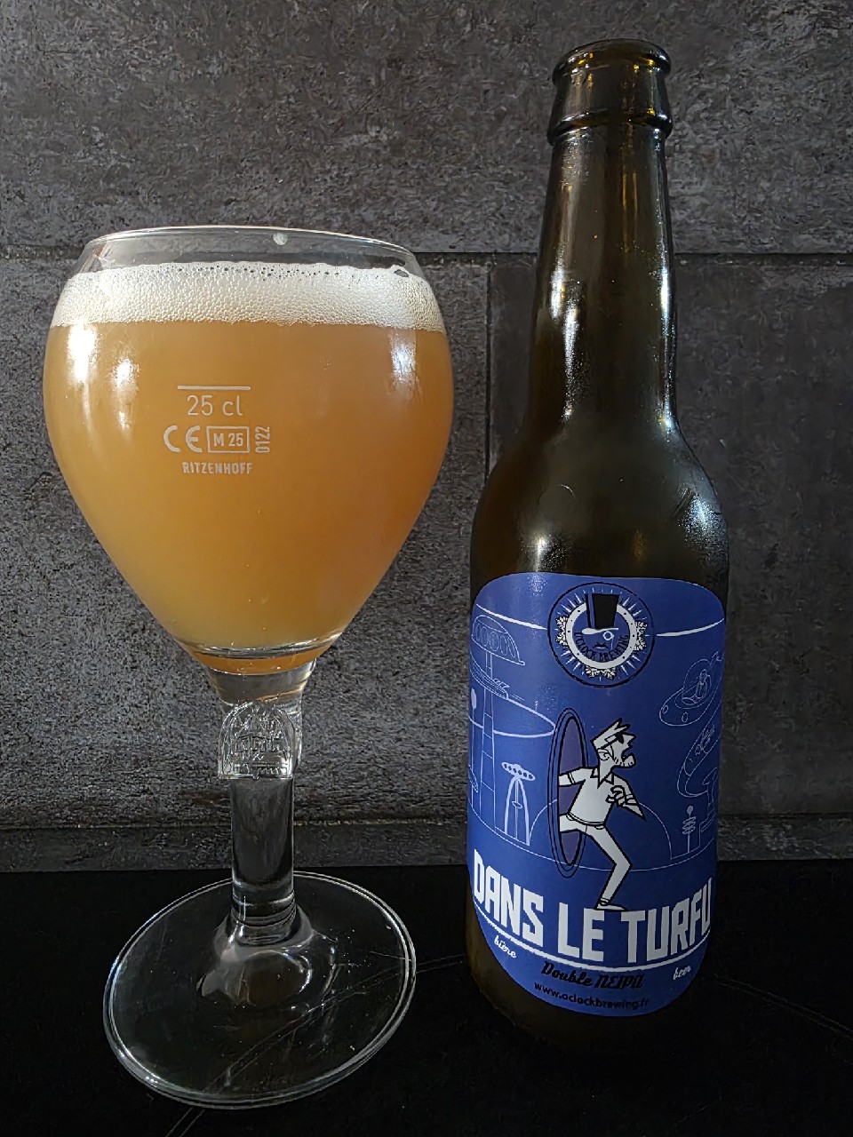 Dans Le Turfu, O'Clock Brewing
