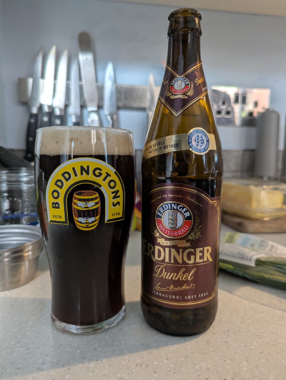 Erdinger Weißbier Dunkel, Erdinger Weissbräu