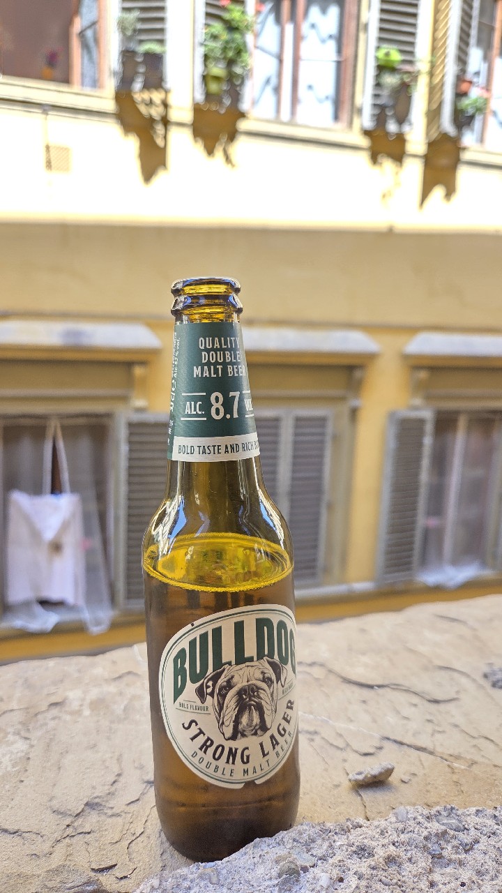 Bulldog Strong Lager, England