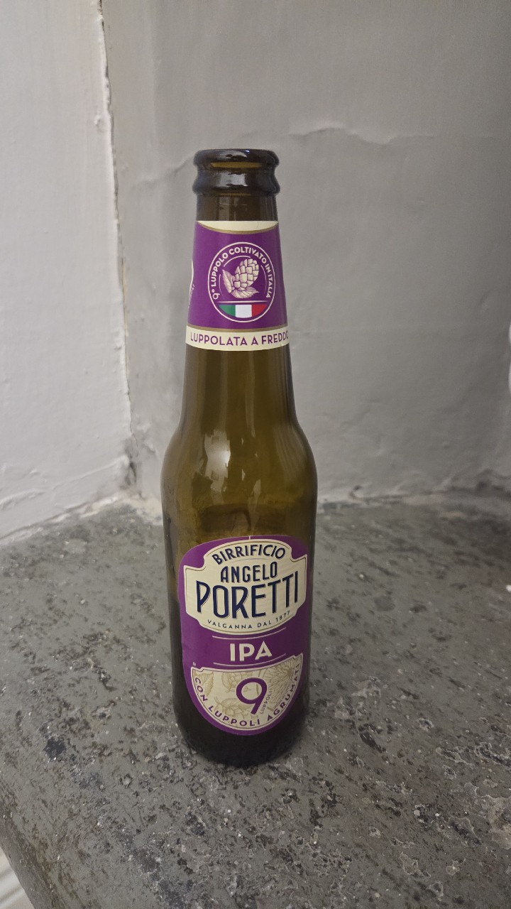 9 Luppoli American IPA, Italy