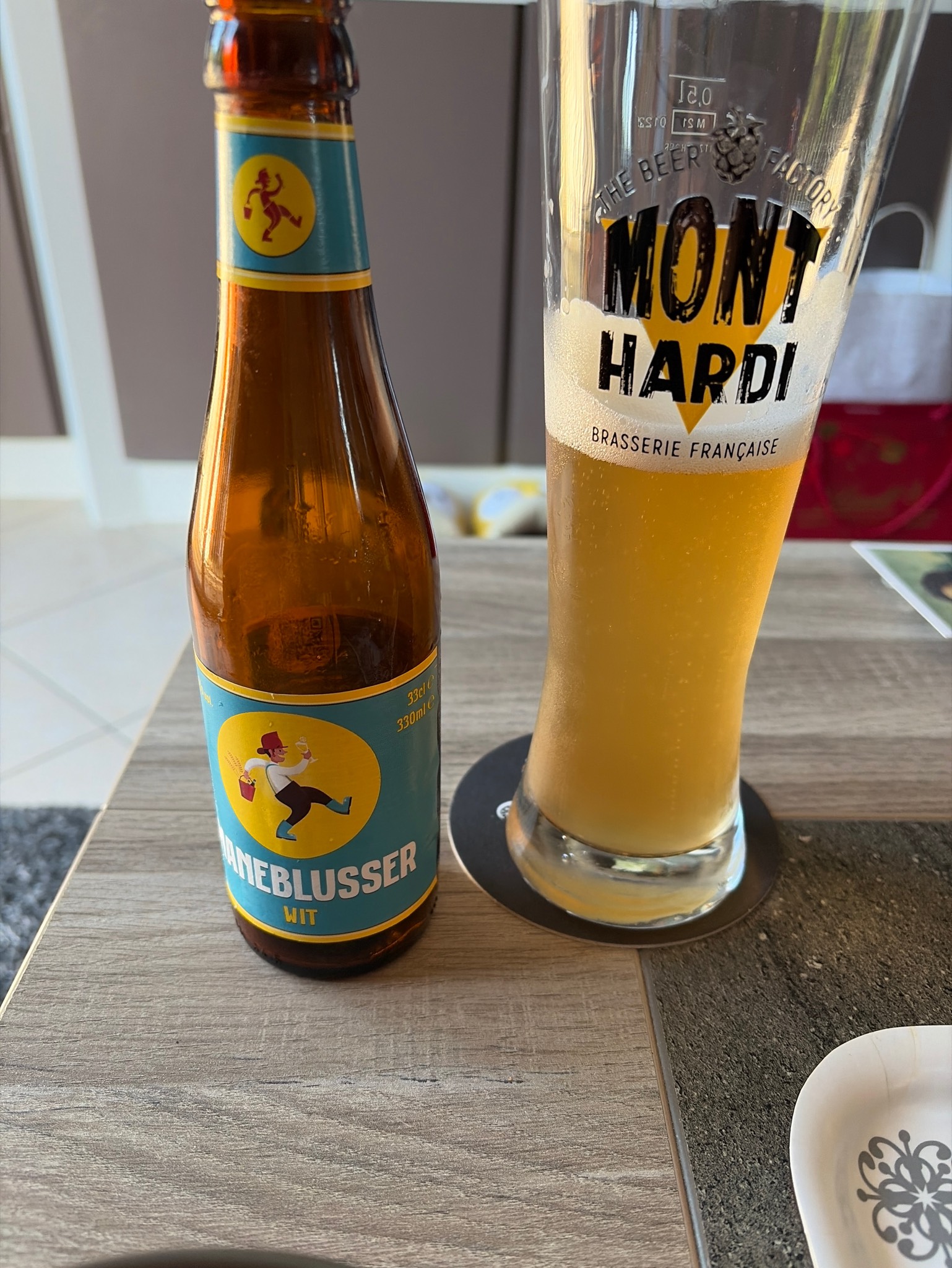 Maneblusser Wit, Belgium