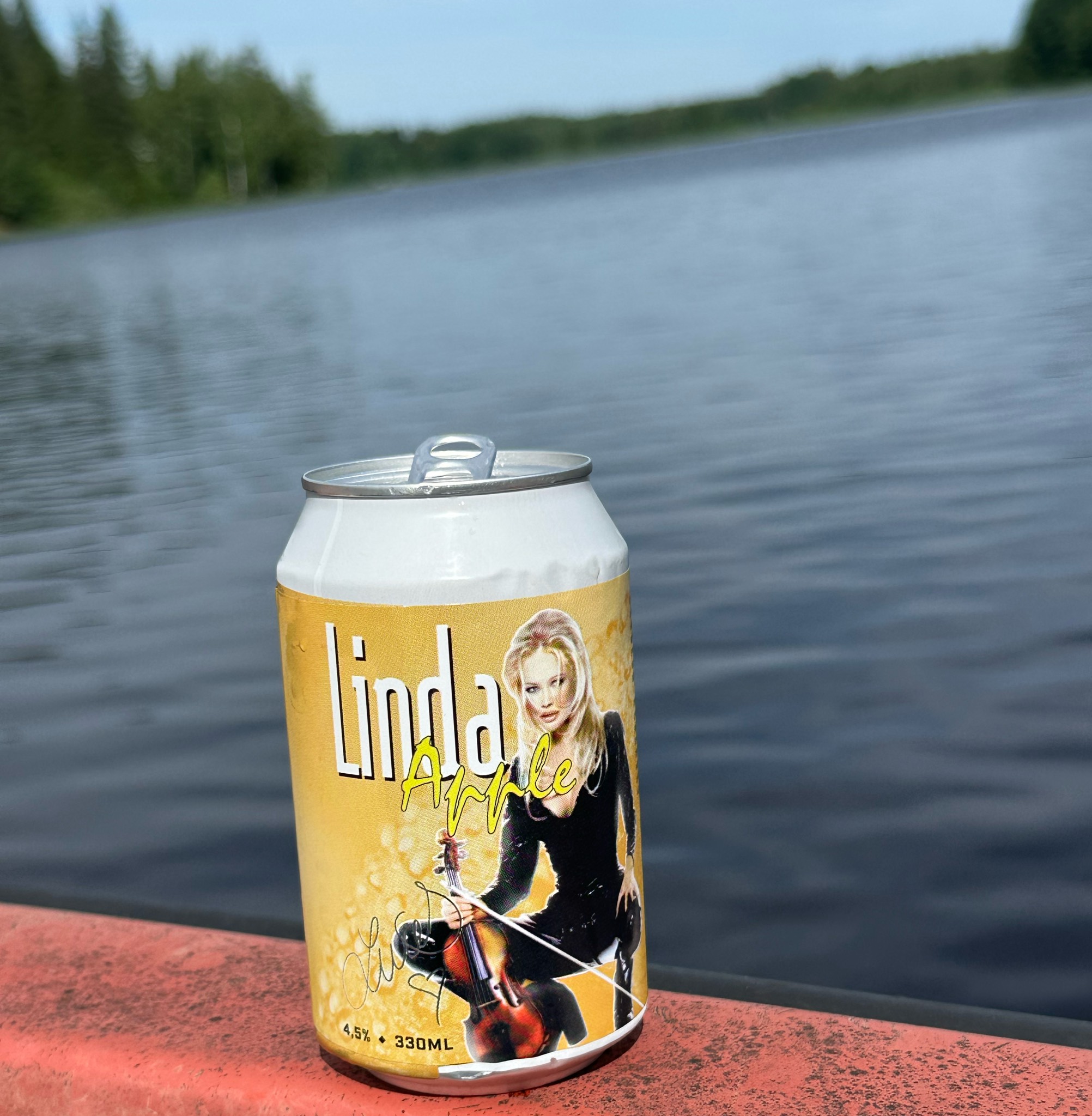 Linda Apple, Finland