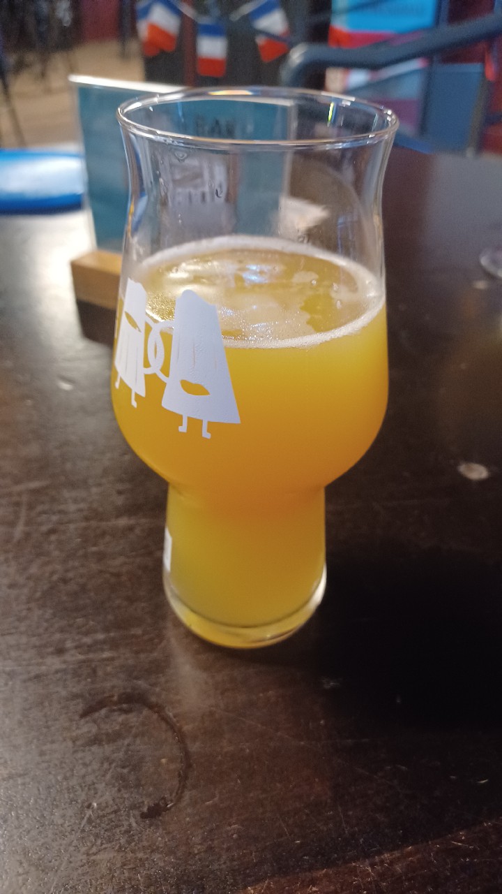Le Fourgon Millénium, Brasserie Du Grand Paris