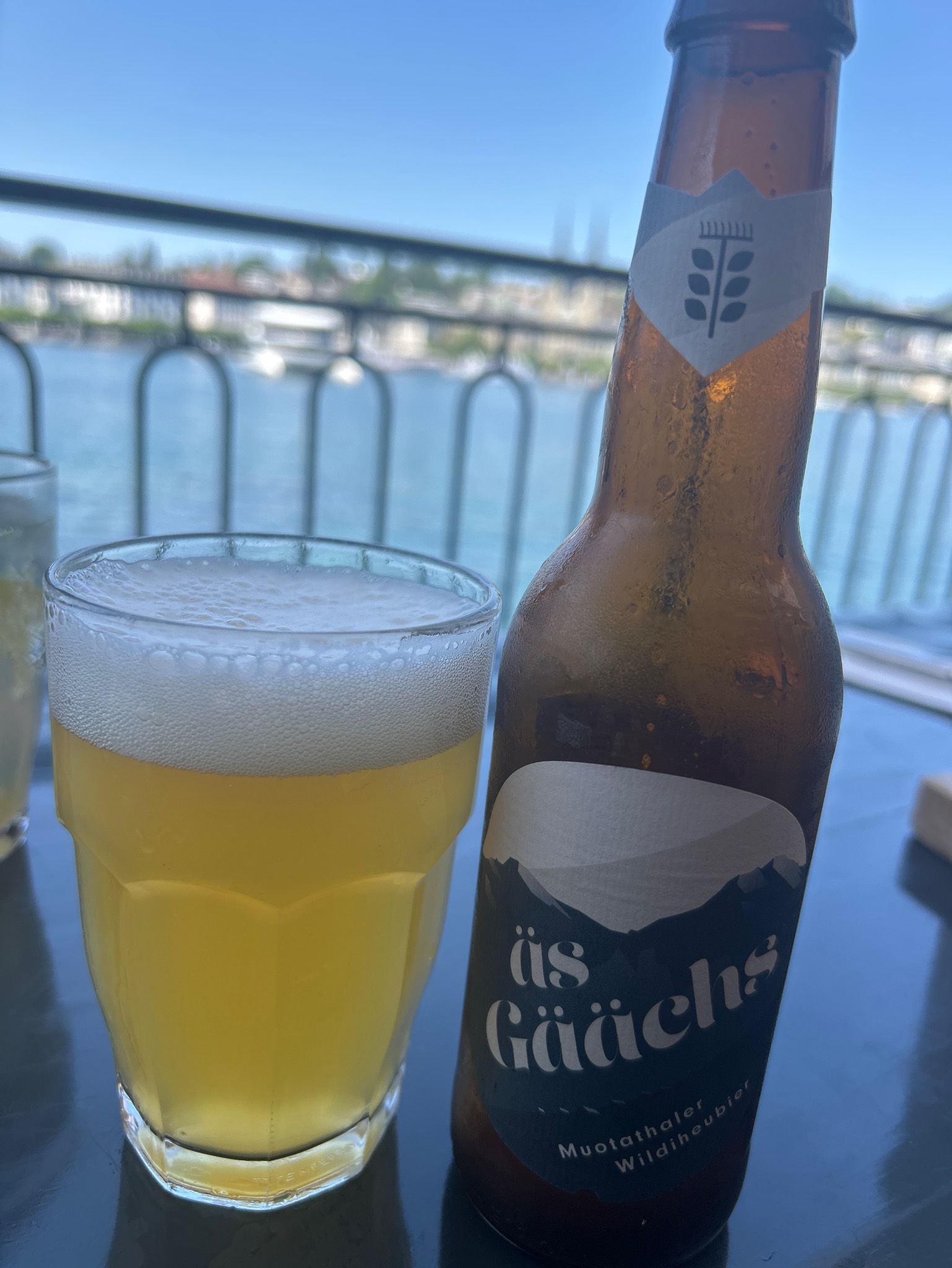 Äs Gäächs, Switzerland