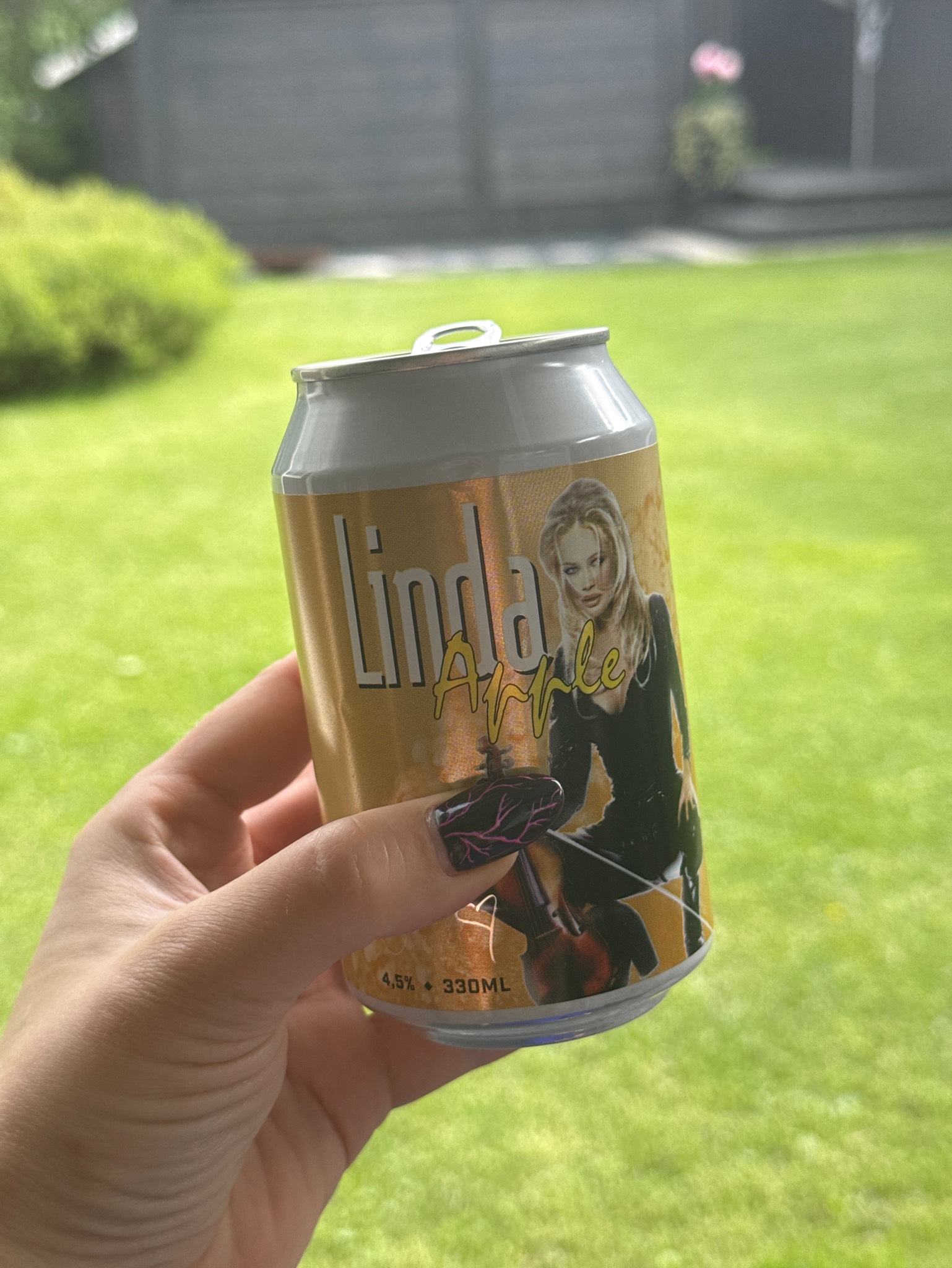 Linda Apple, Finland