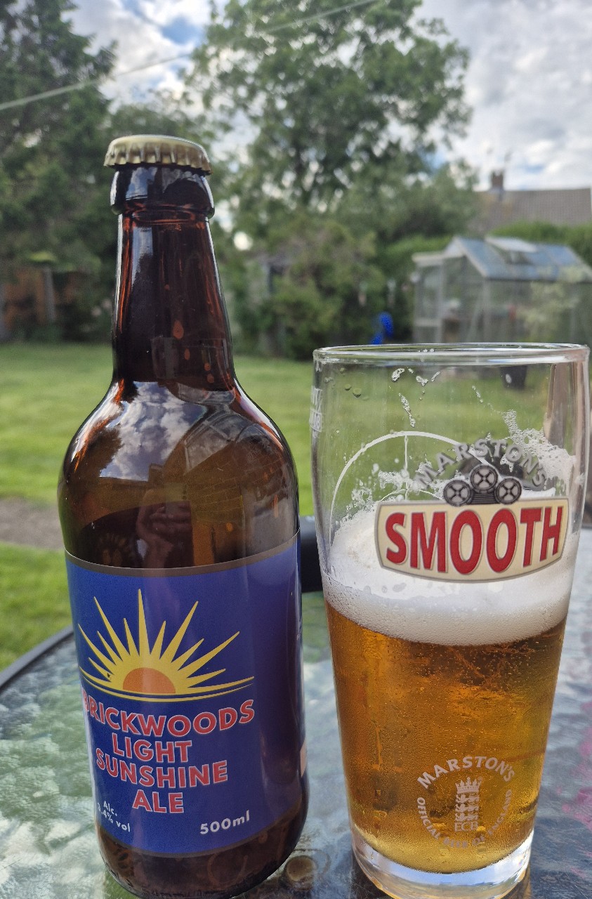 Brickwoods light sunshine ale, Powder Monkey