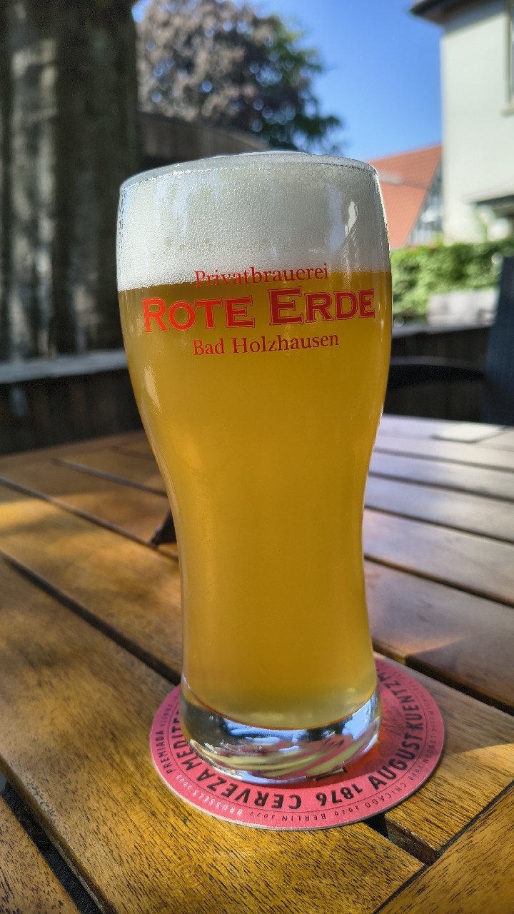 Rote Erde Naturtrüb, Privatbrauerei Holzhauser