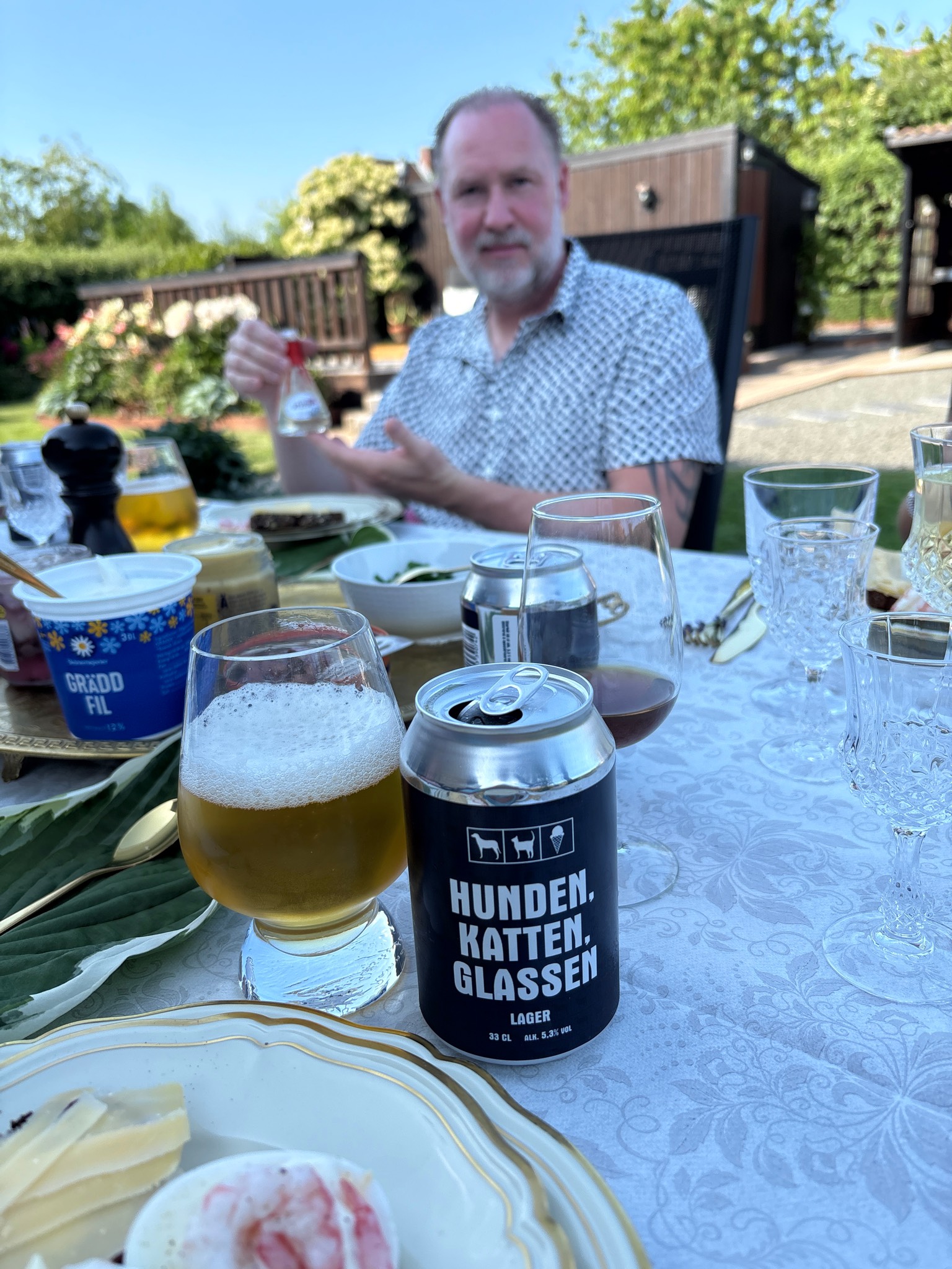 Hunden, katten, glassen, Odd Island Brewing