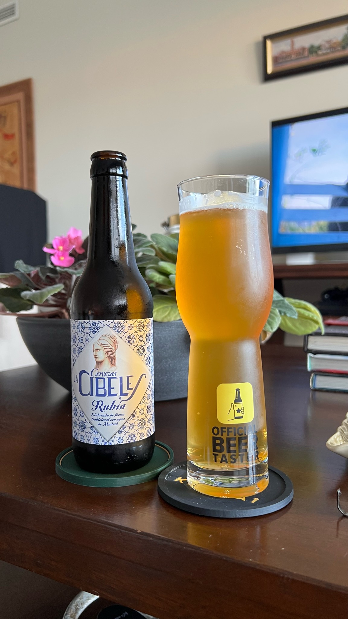 Rubia, Cervezas La Cibeles