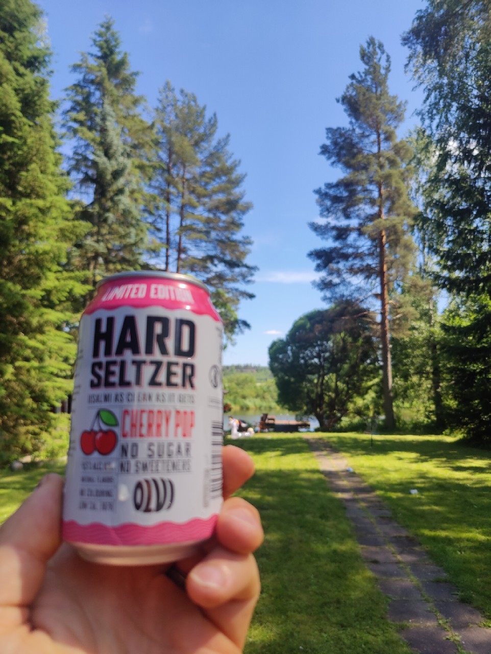 Hard Seltzer Cherry Pop, Finland