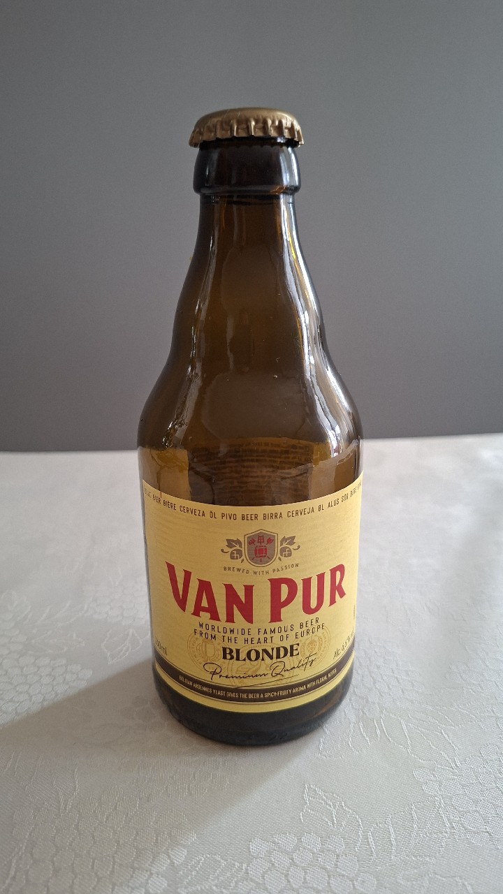Van Pur Blonde, Poland