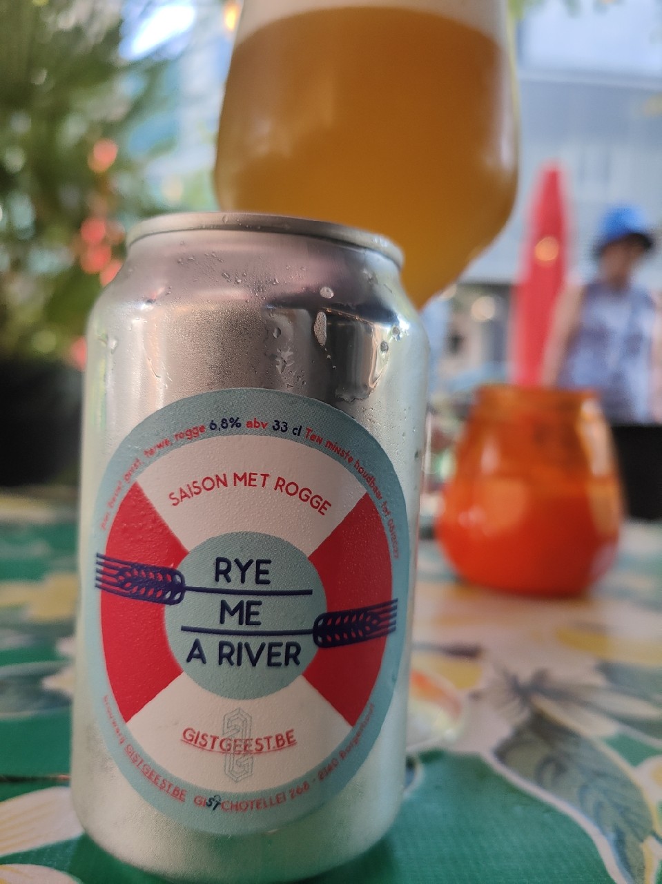 Rye Me A River, Gistgeest