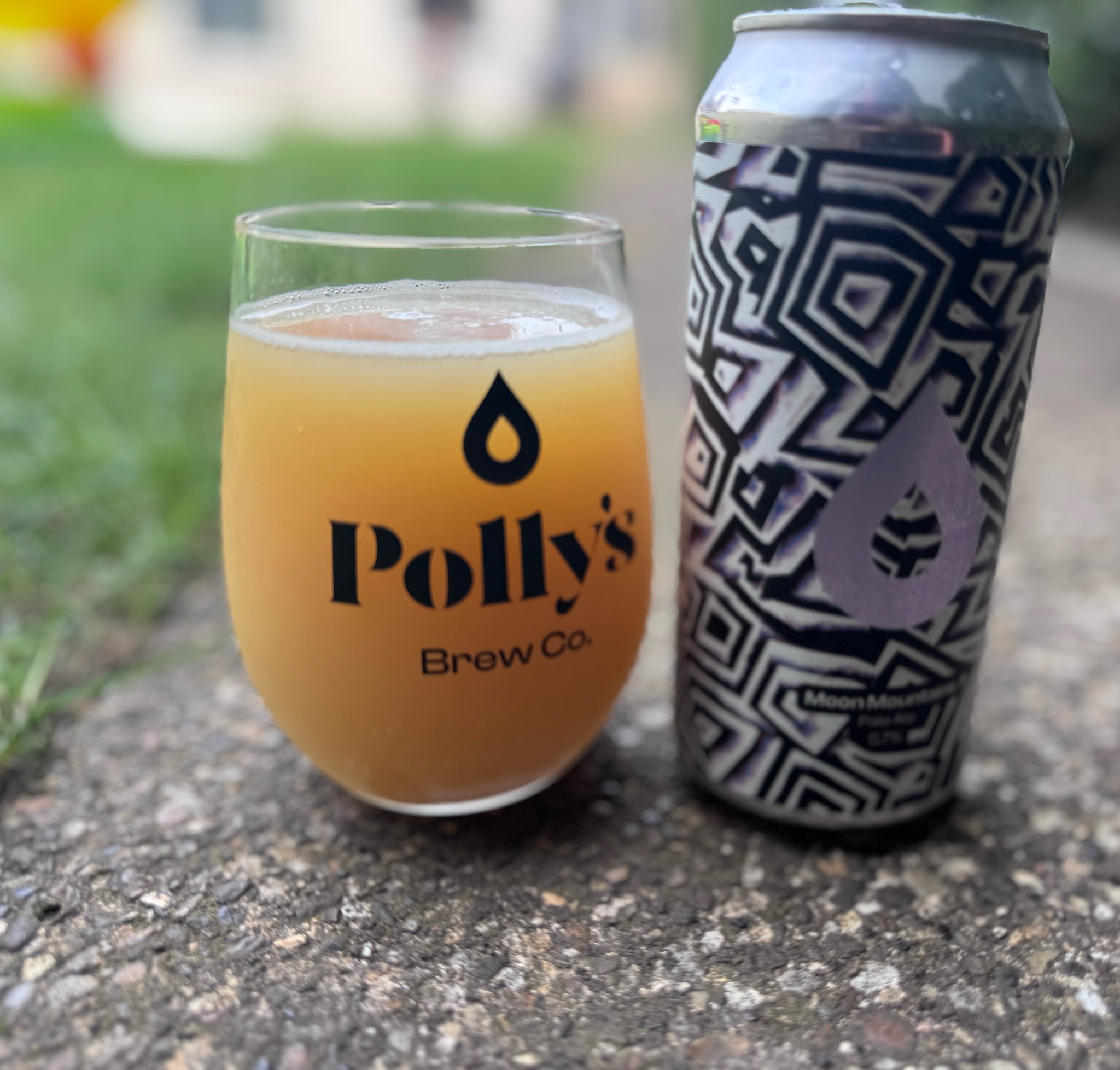Moon mountains, Polly's Brew Co.