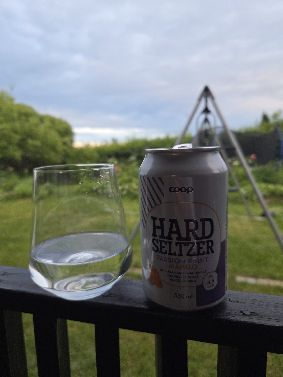 Rainbow Hard Seltzer Passion Fruit Mango, Finland