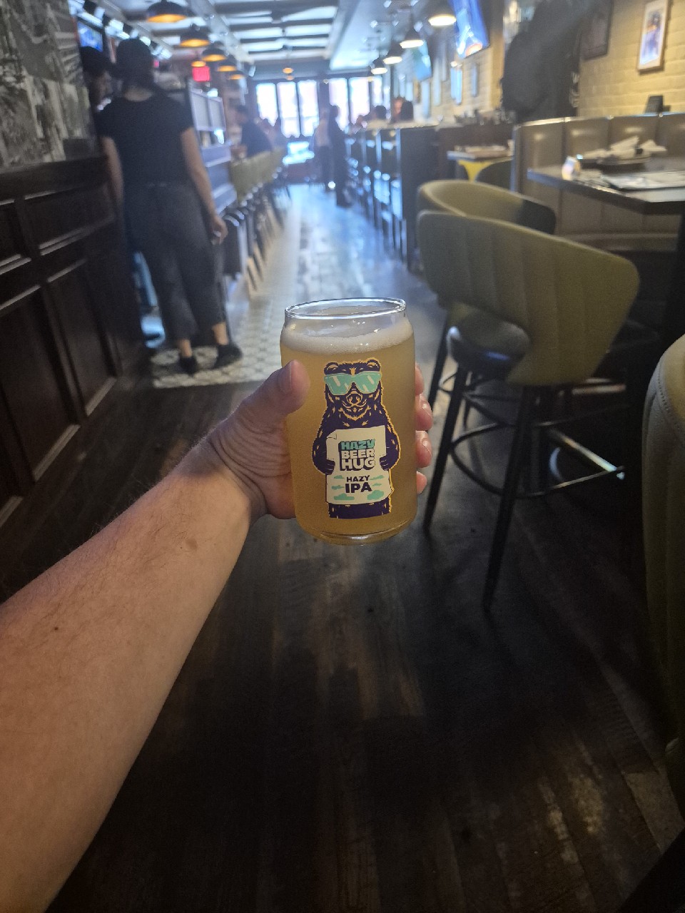 Hazy Beer Hug, Goose Island Beer Company (AB-InBev)