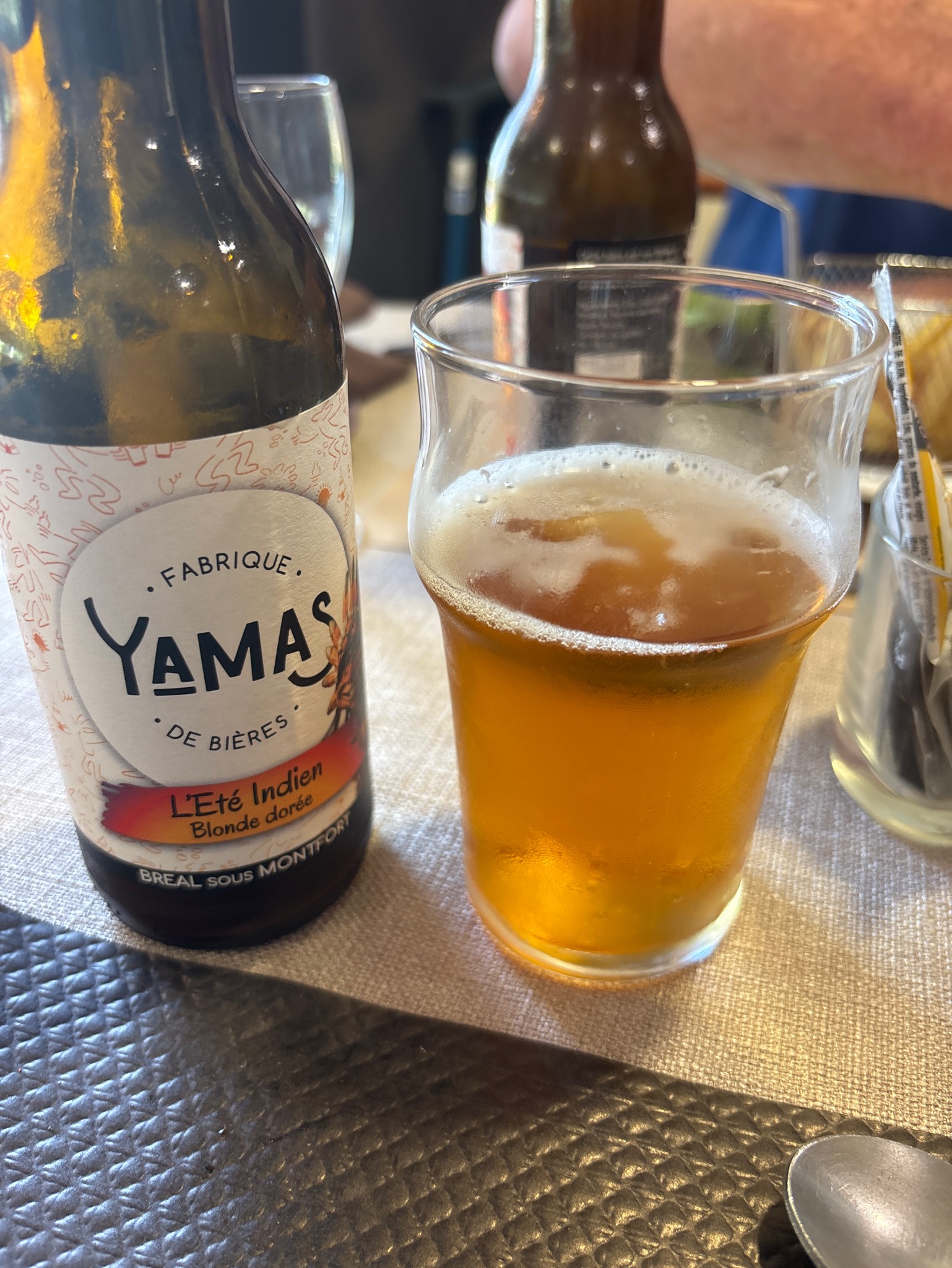 Yamas blonde doree, Brasserie Yamas