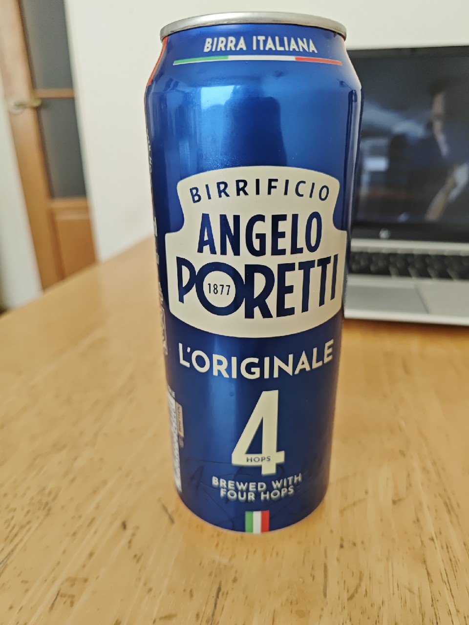 4 Luppoli L'Originale / 4 Hops / Premium Lager, Birrificio Angelo Poretti (Carlsberg Group)