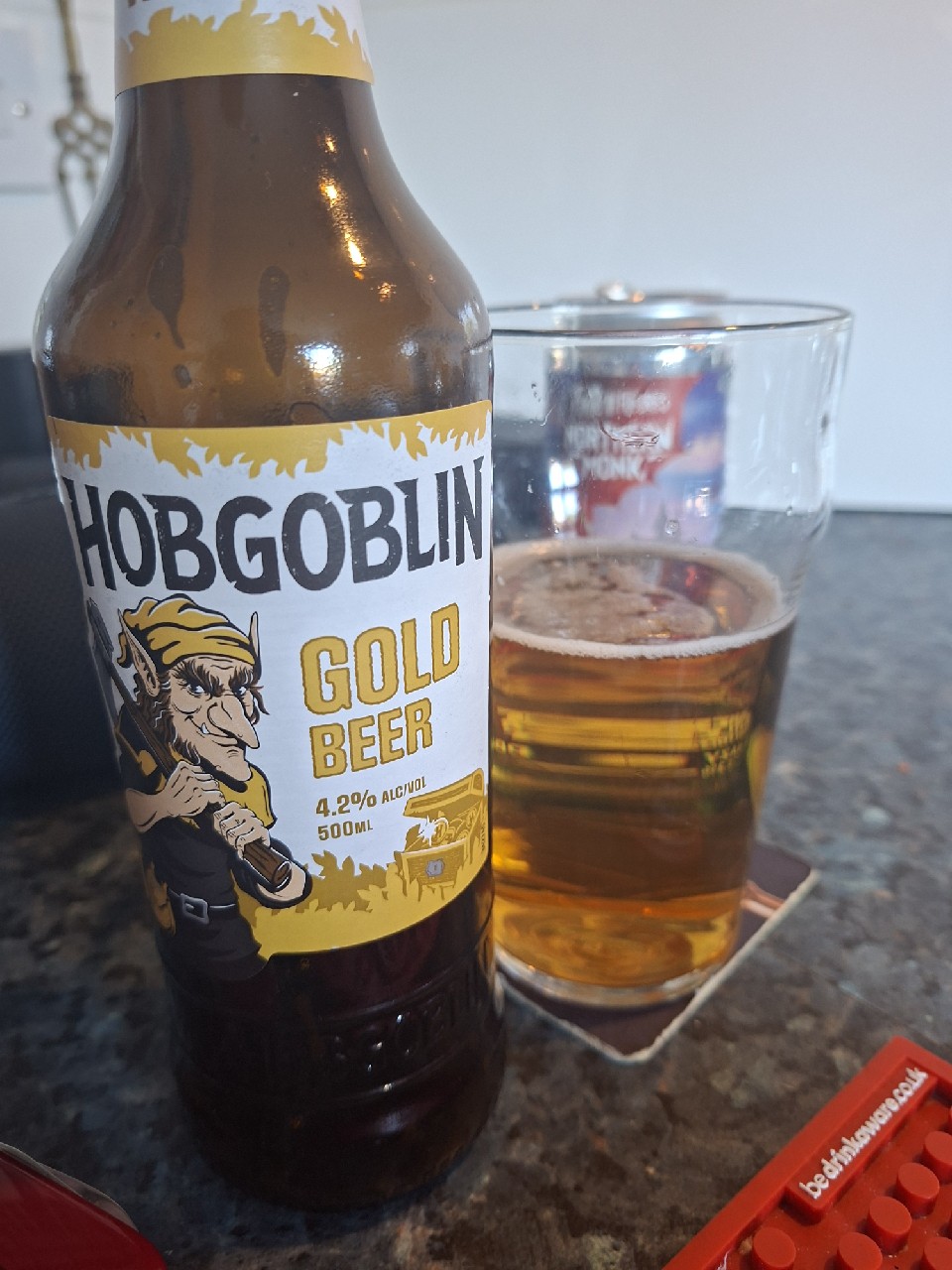 Hobgoblin Gold, Wychwood Brewery (Marston's Brewery)