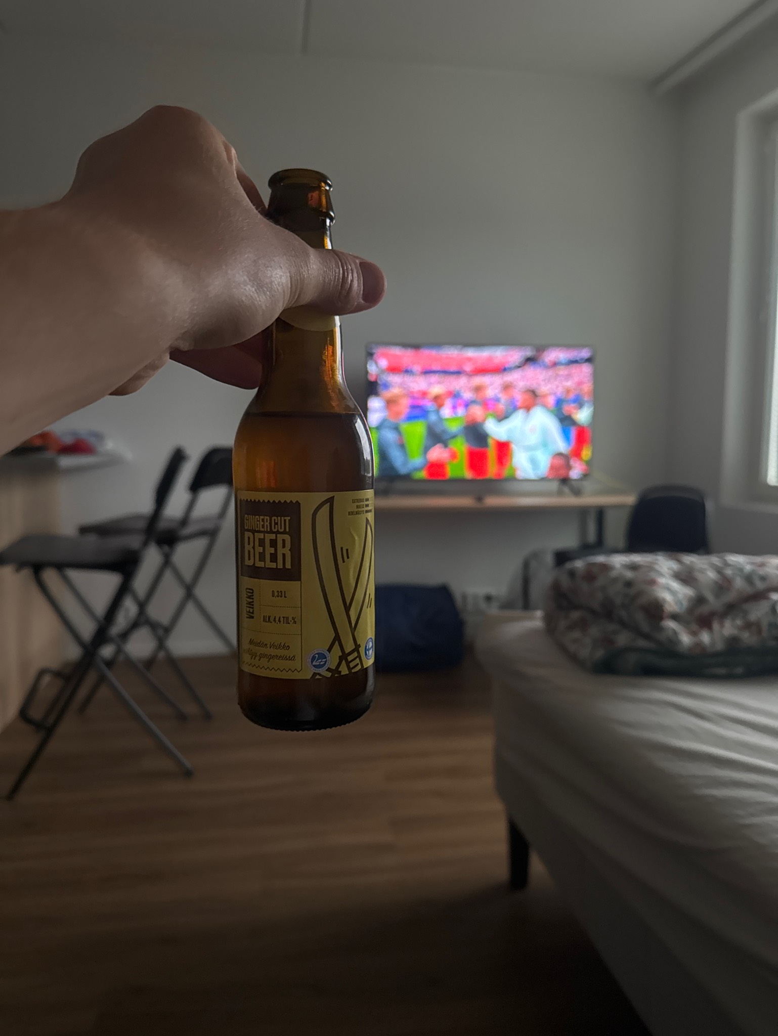 Meidän Veikko Viihtyy Gingereissä, Finland