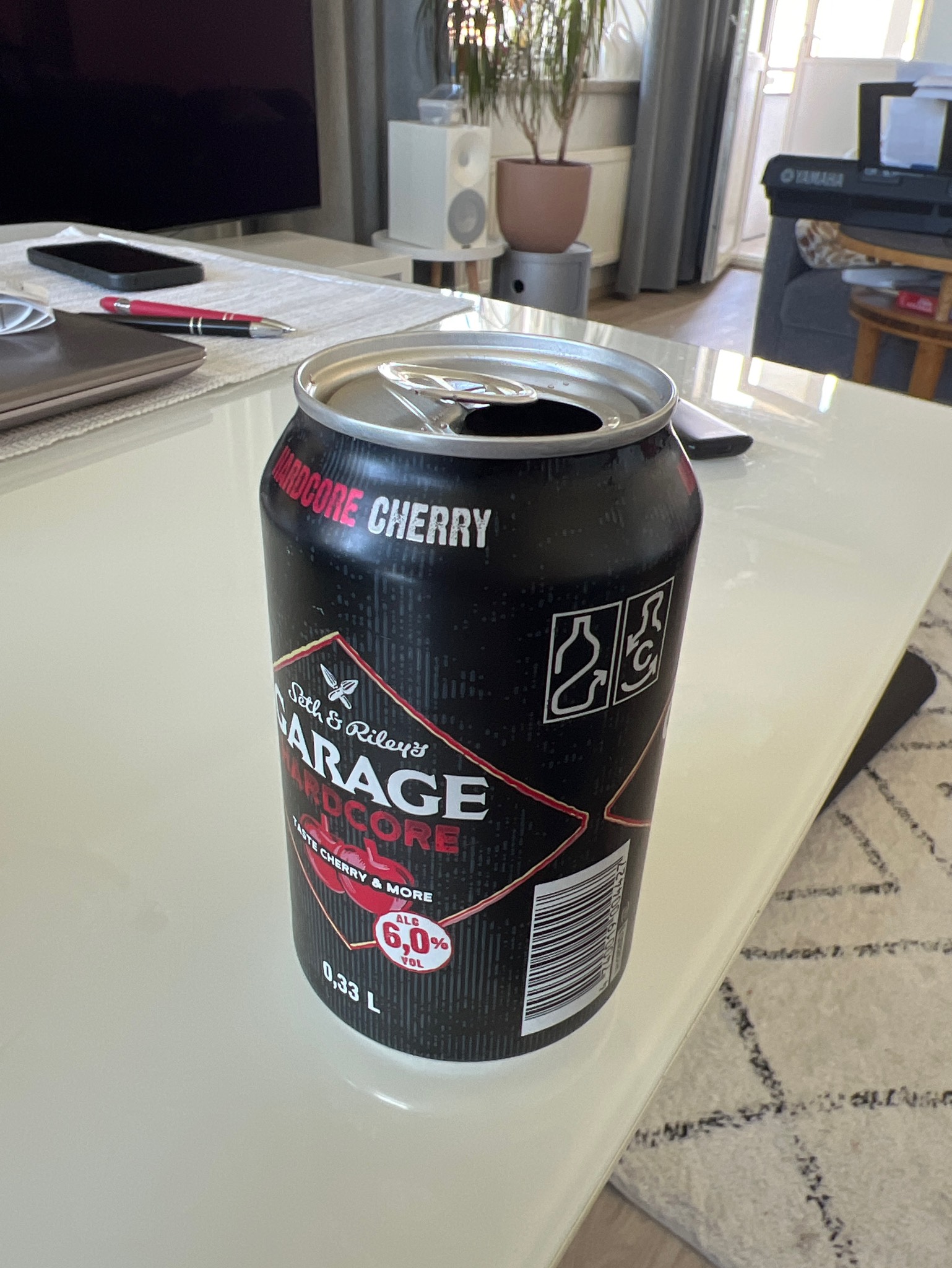 Garage Hardcore Cherry, Estonia