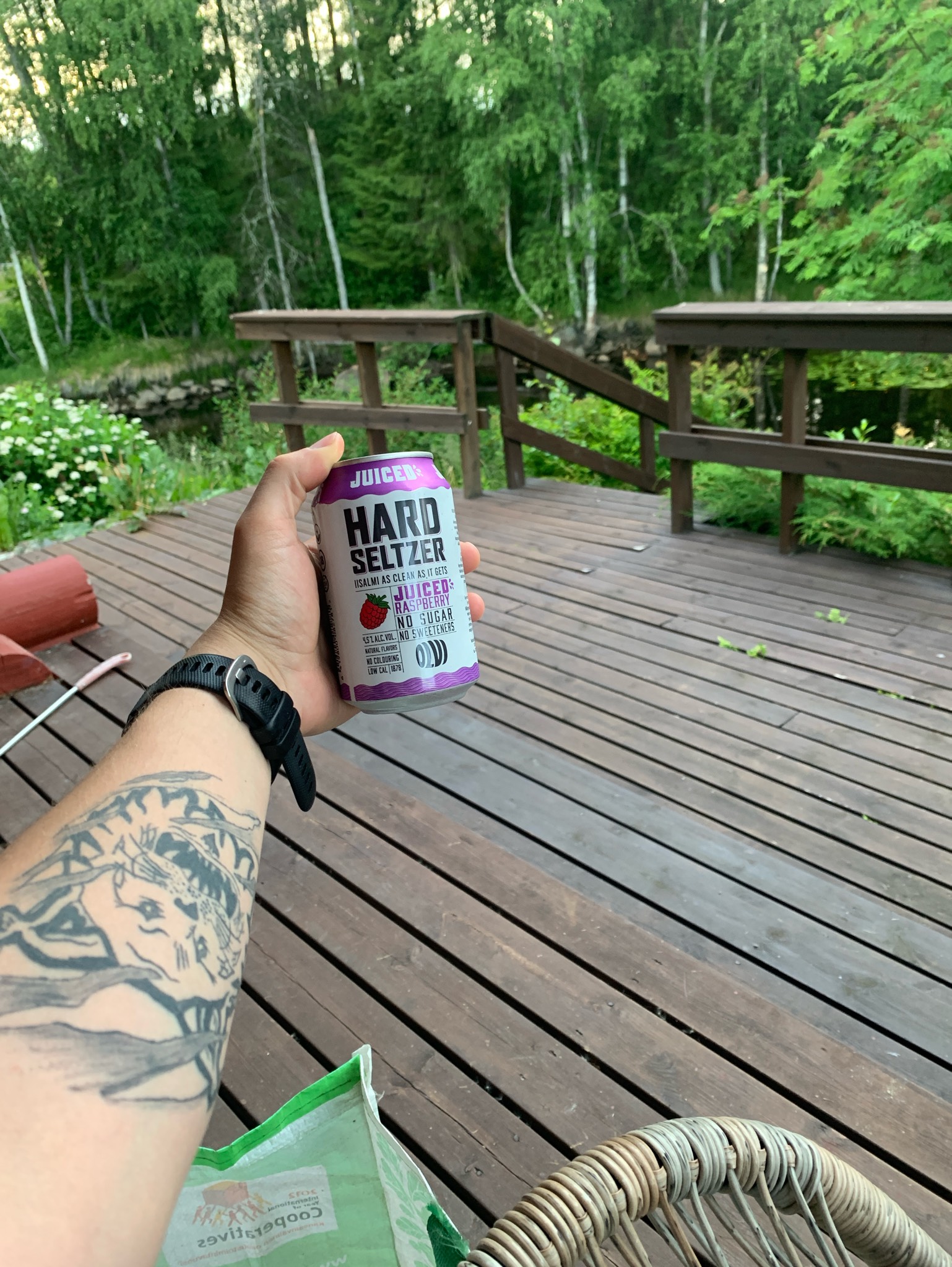 Hard Seltzer Juiced Raspberry, Finland