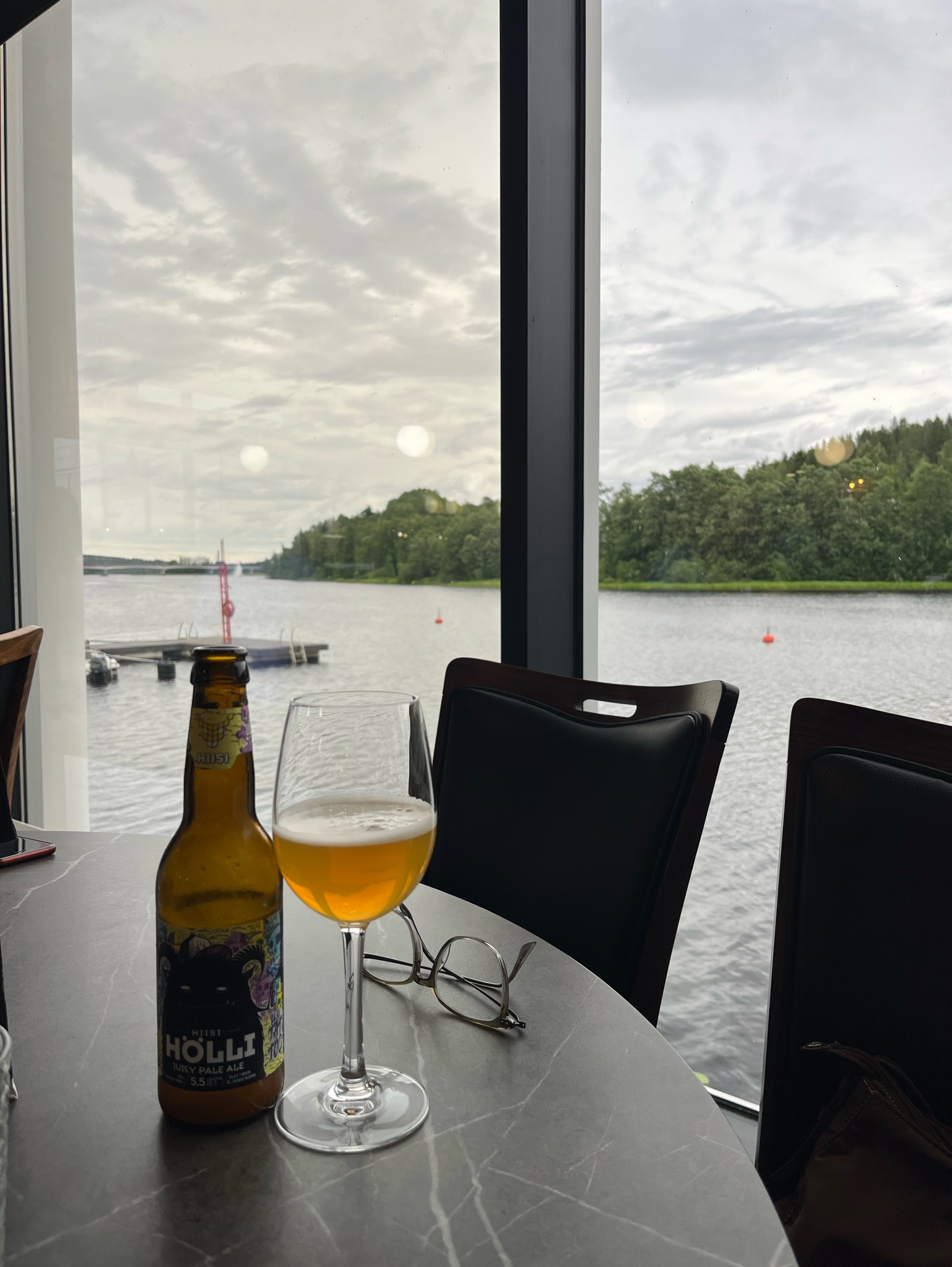 Hölli, Finland