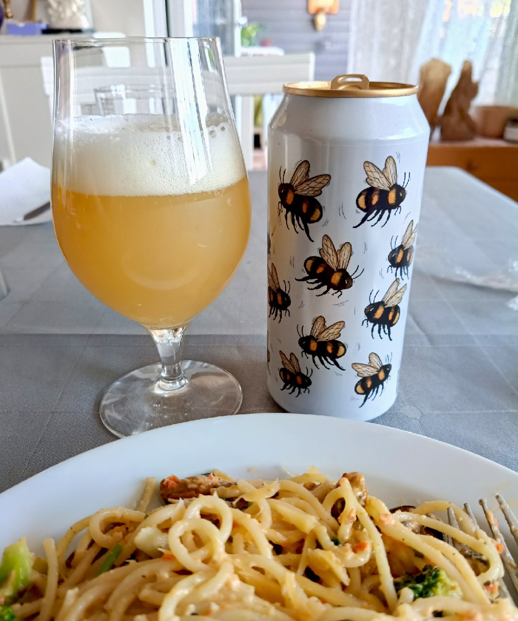 Golden buzz, Sweden