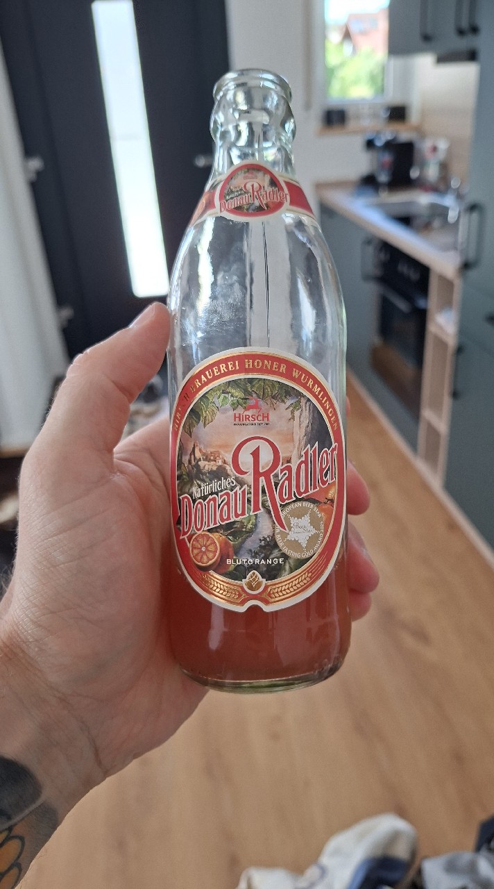 Natürliches Donau Radler Blutorange, Hirsch-Brauerei Honer