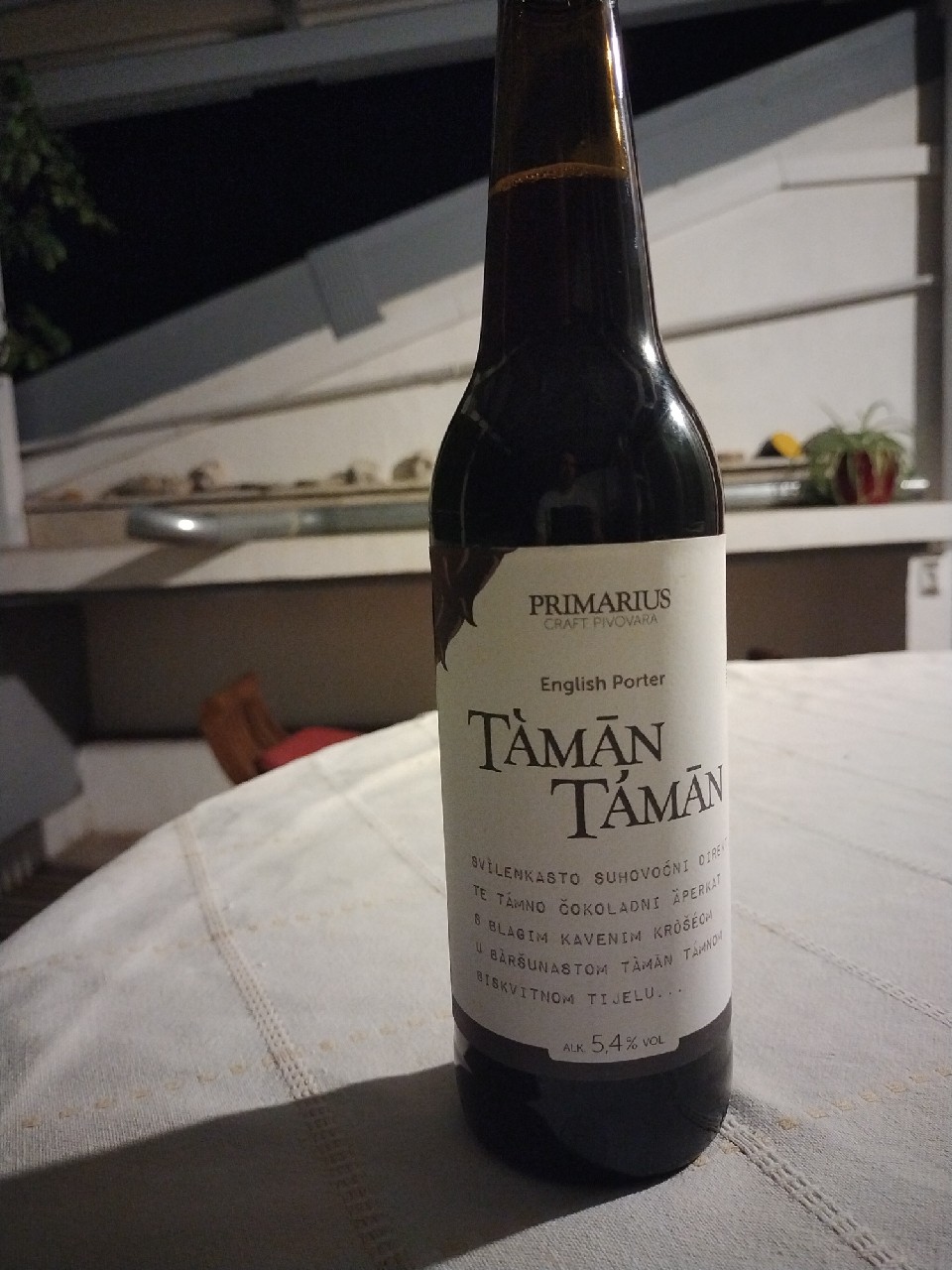 Tàmān Támān, Primarius