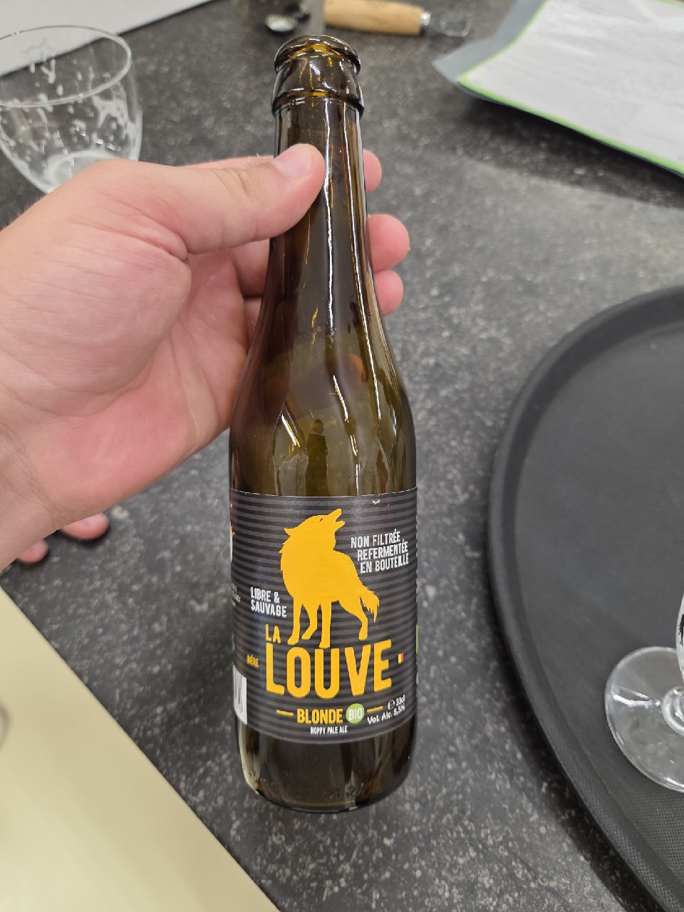 La Louve Blonde, La Ferme Des Loups
