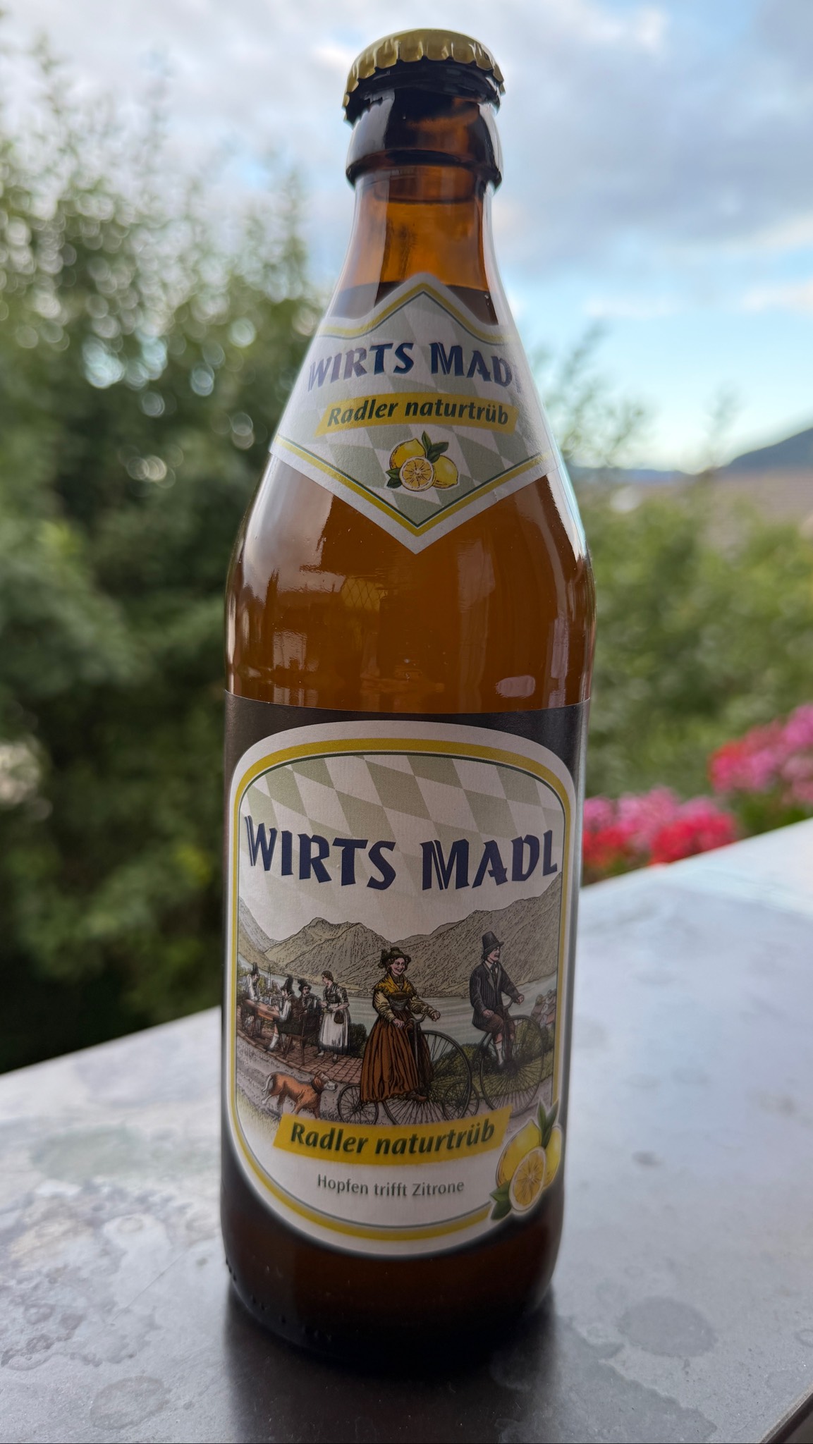 Wirts Madl Radler naturtrüb, Löwenbrauerei Passau