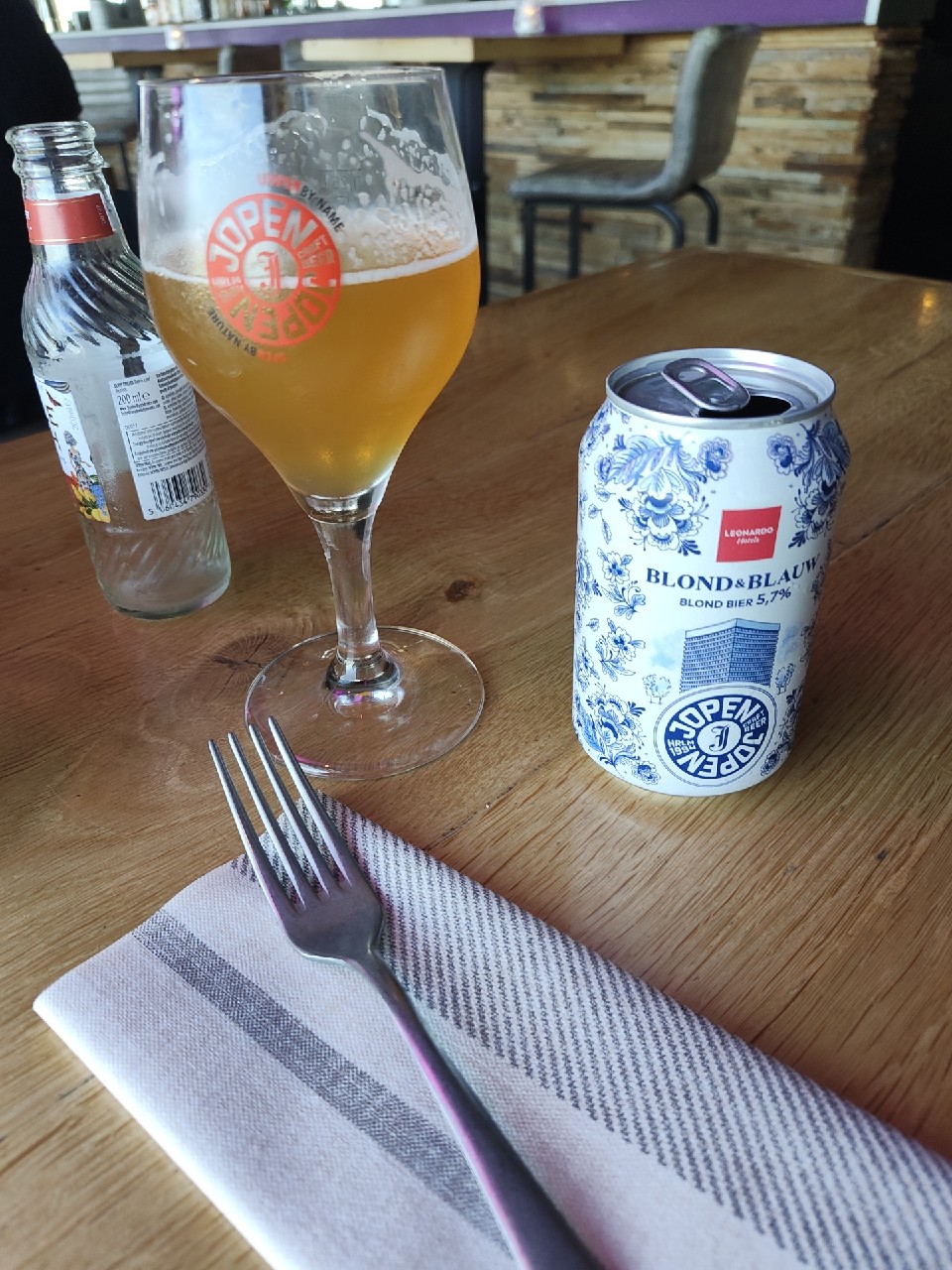 Blond and blauw, Jopen