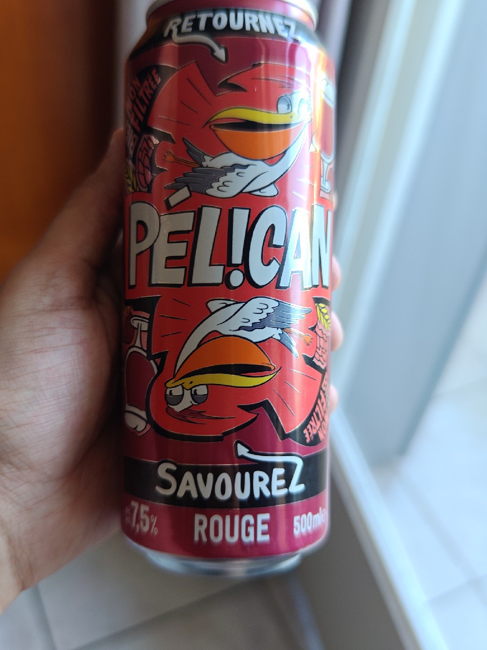 Pélican Rouge, France
