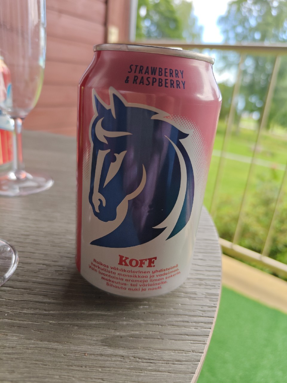 KOFF Hard Seltzer Strawberry-Raspberry, Finland