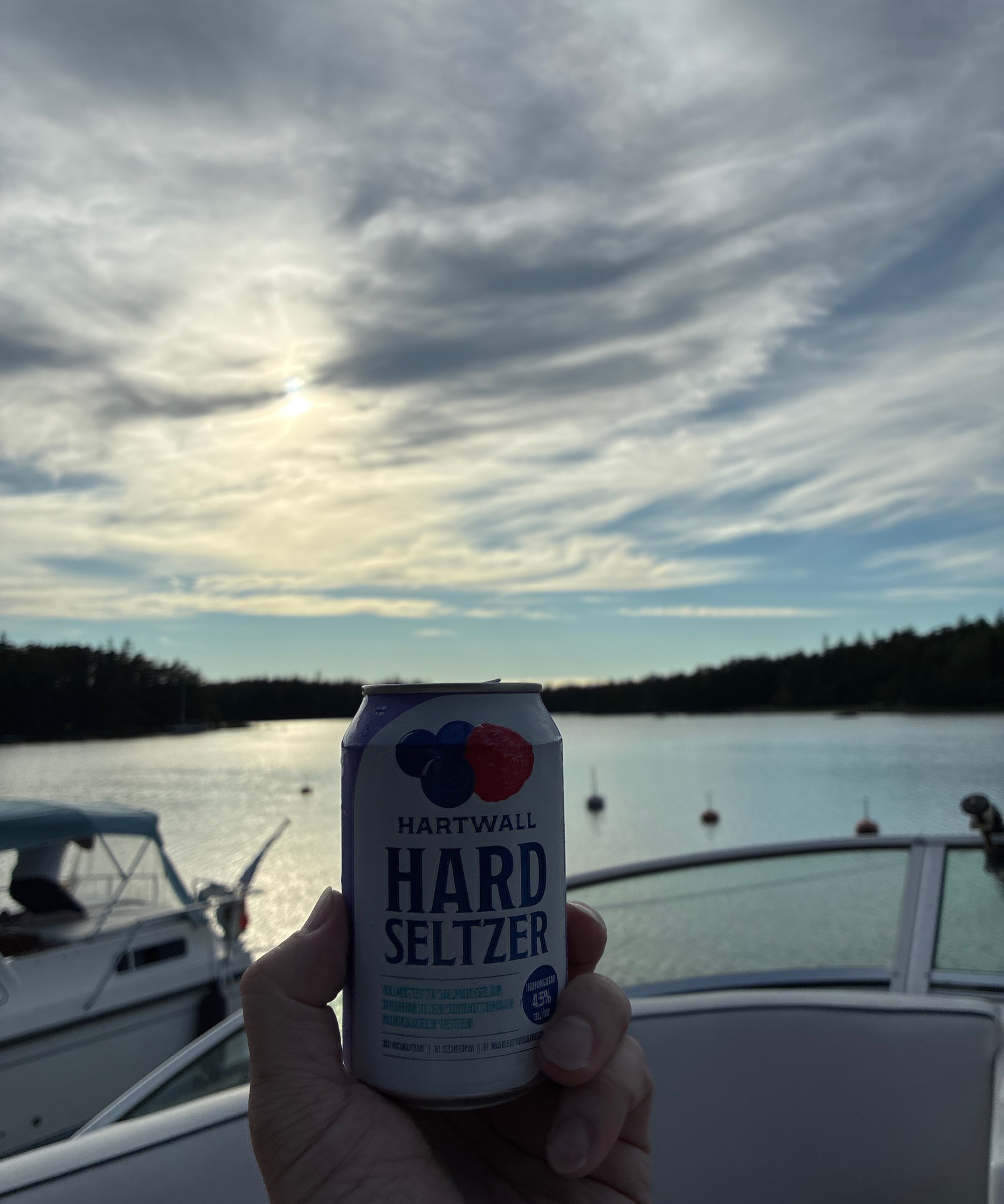 Hartwall Hard Seltzer Kuningatar, Finland