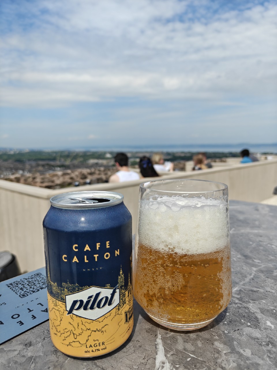 Cafe Calton, Pilot