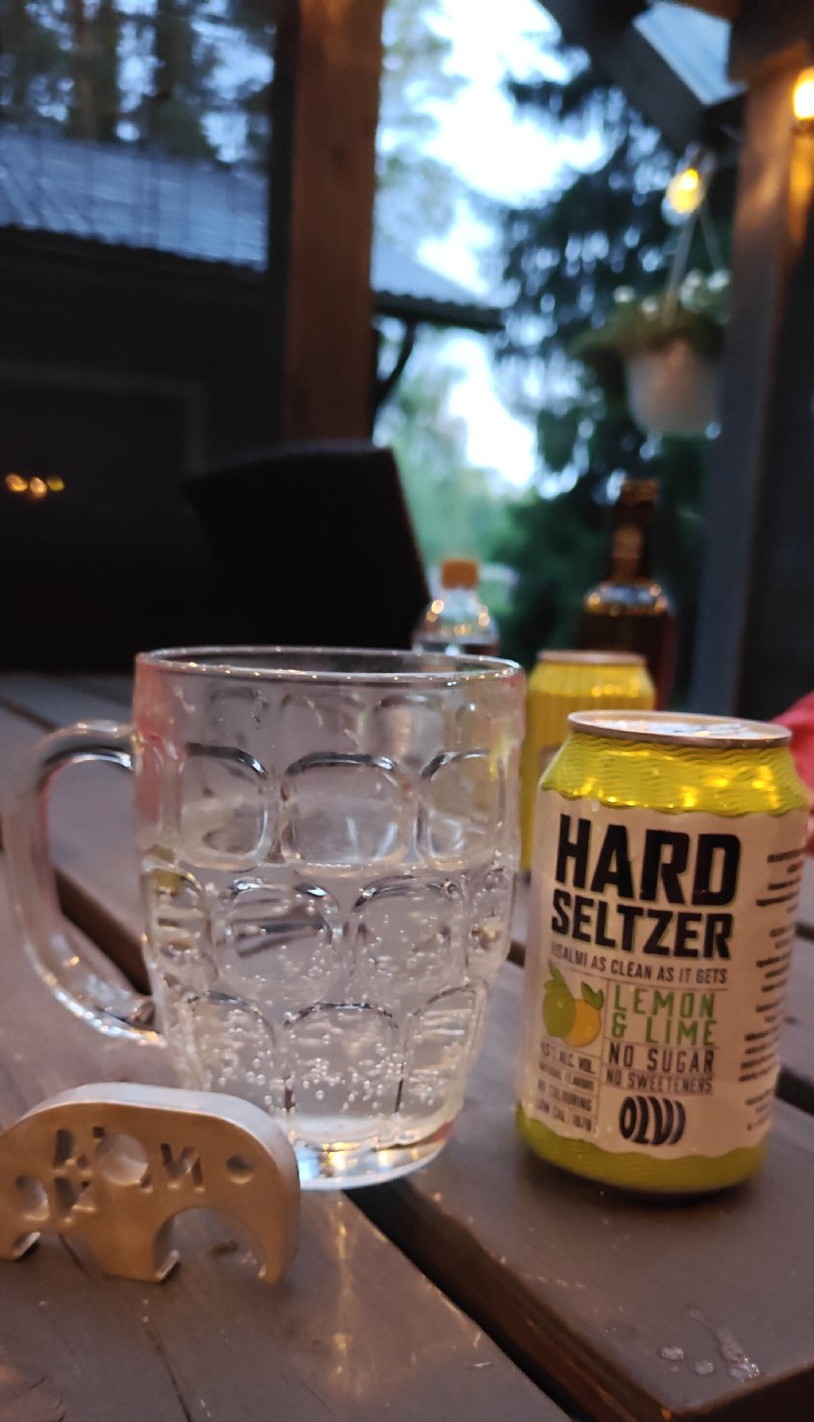 Hard Seltzer Lemon & Lime, Finland