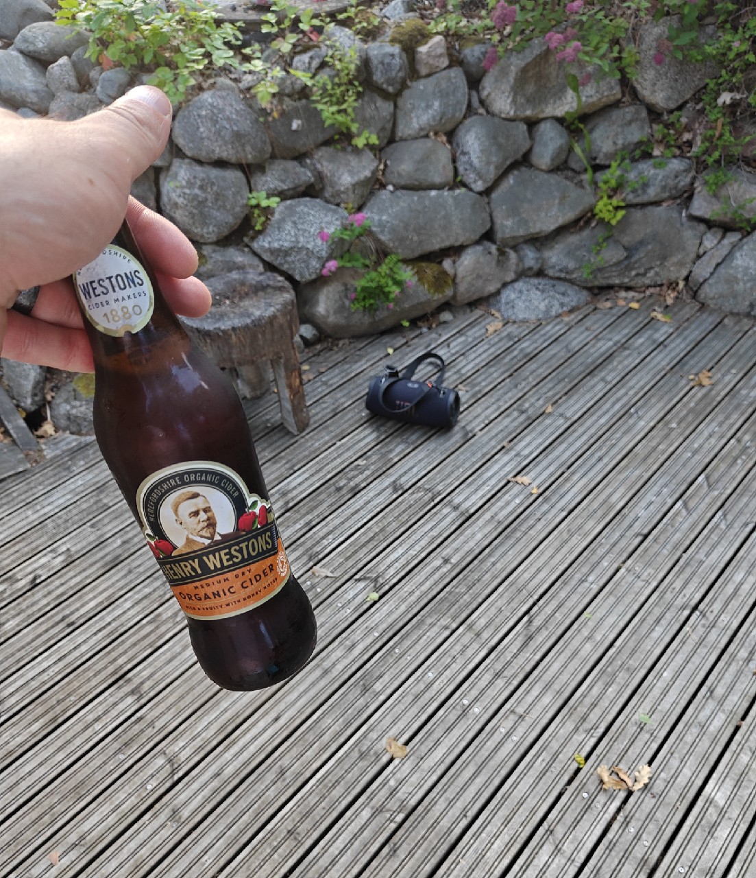 Henry Westons Medium Dry Organic Cider, Westons Cider